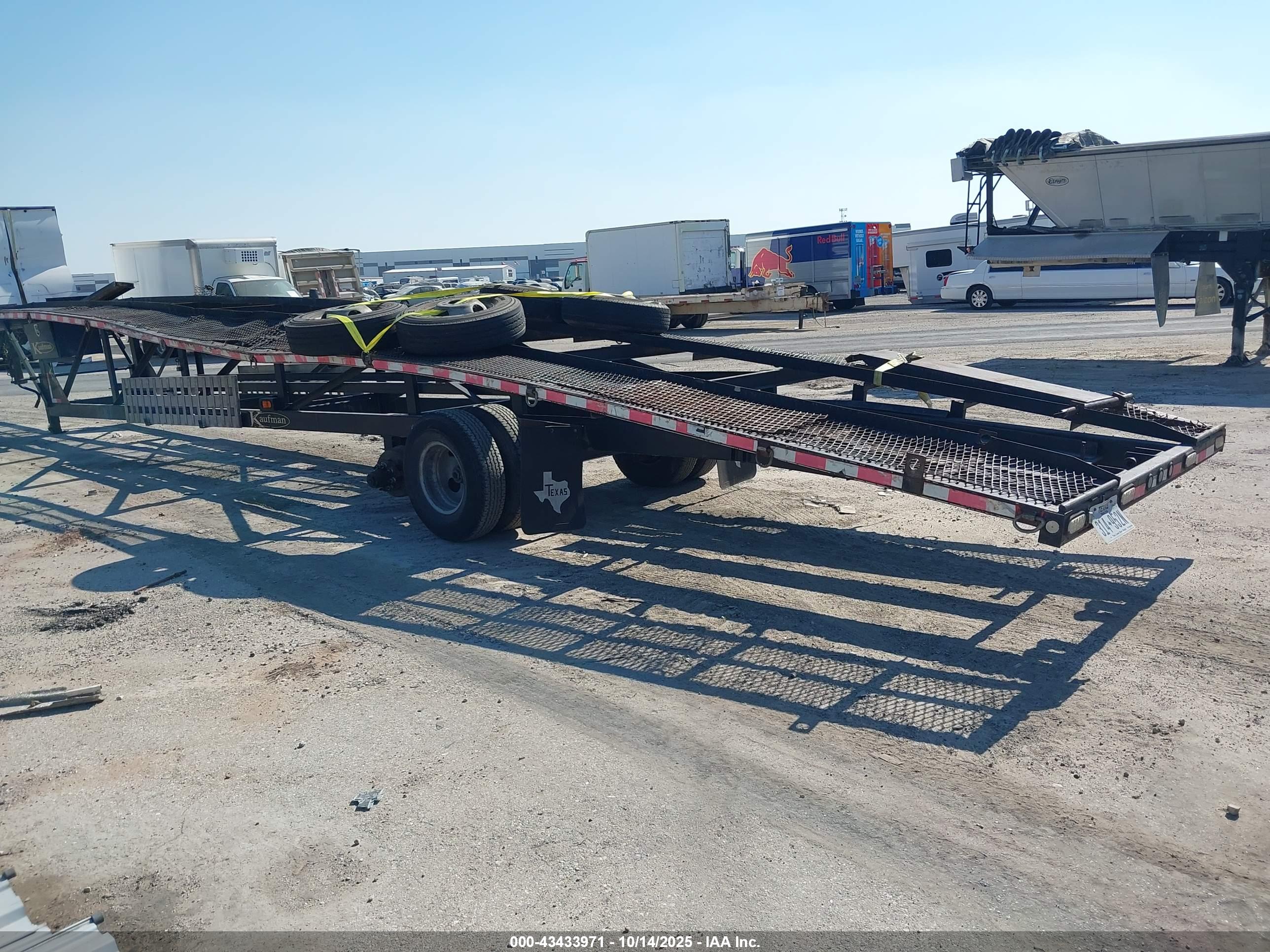 KAUFMAN TRAILERS image 3
