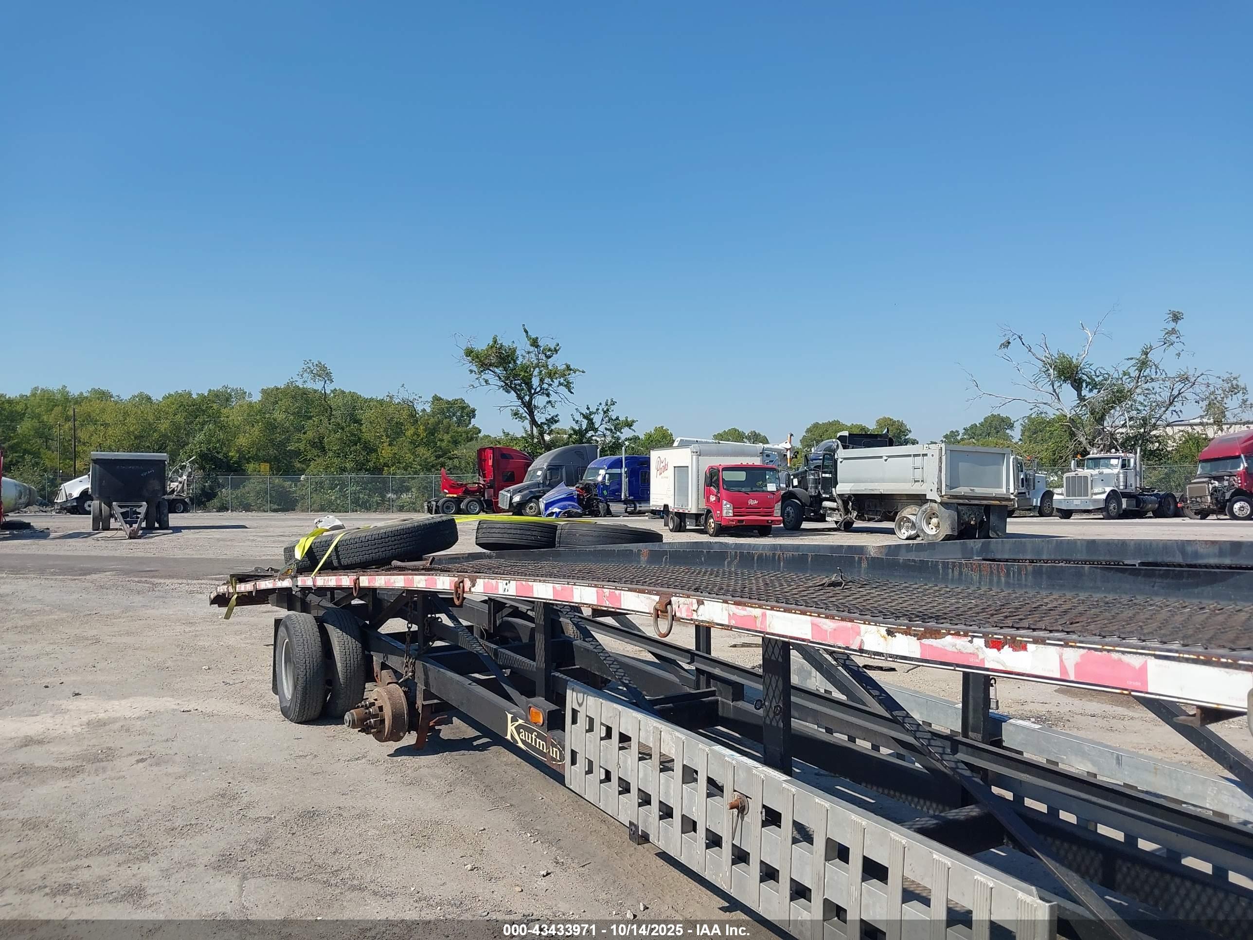 KAUFMAN TRAILERS image 8