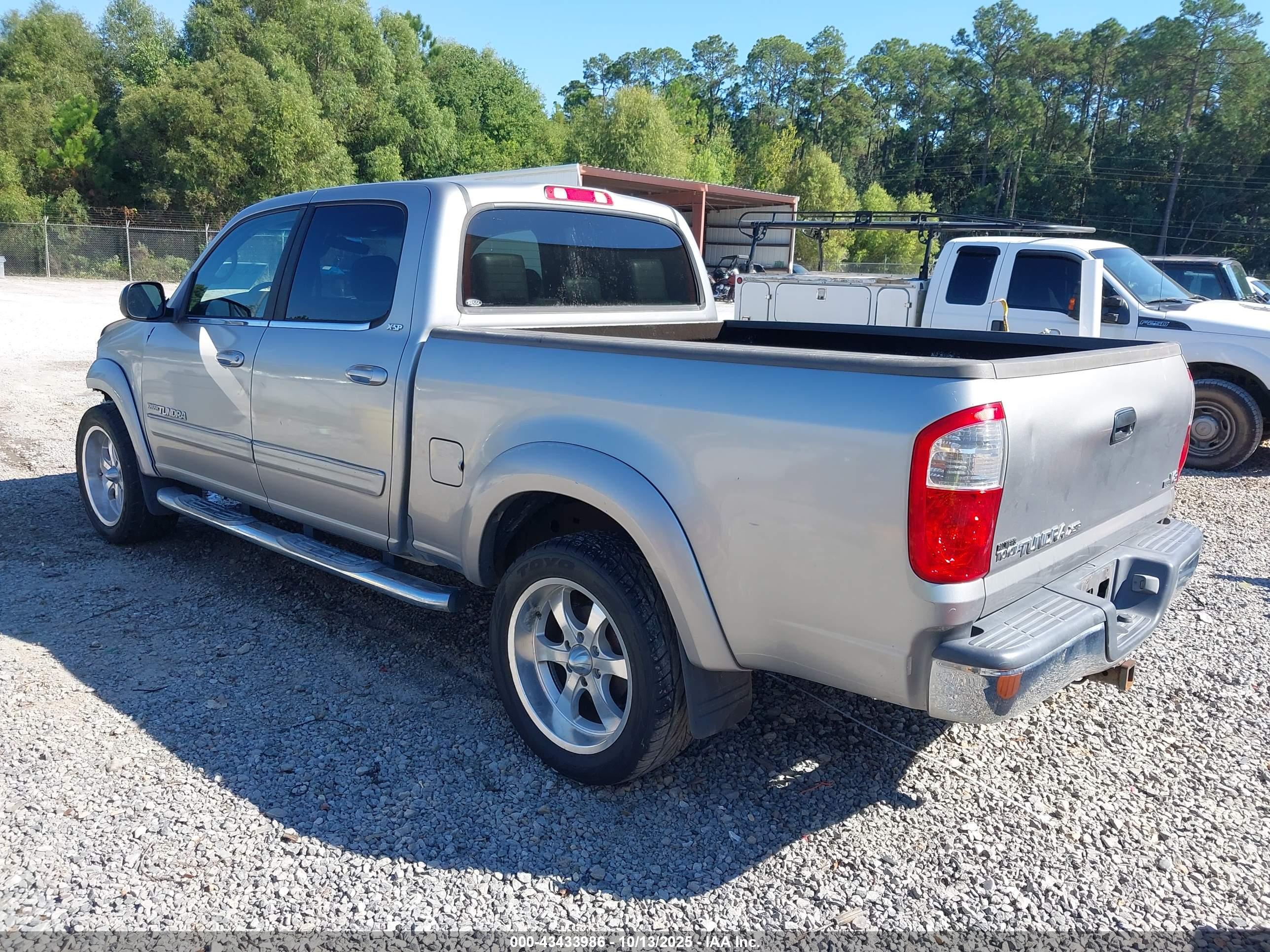 TOYOTA TUNDRA image 3