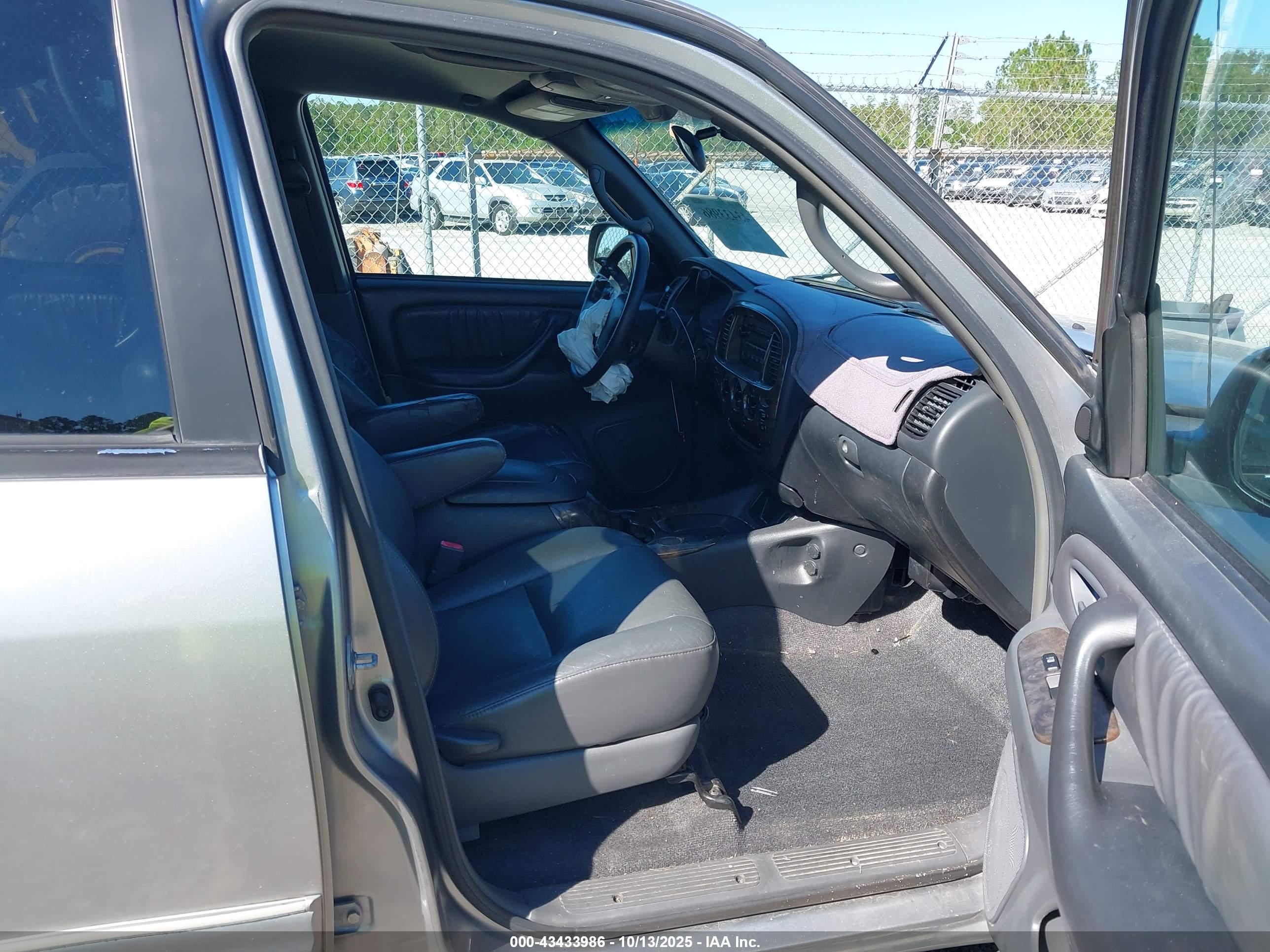 TOYOTA TUNDRA image 5