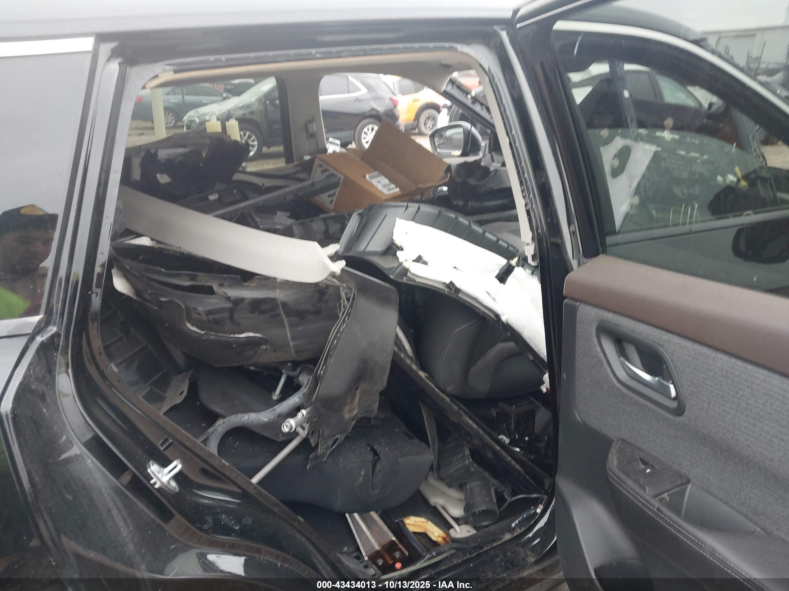 NISSAN ROGUE image 8