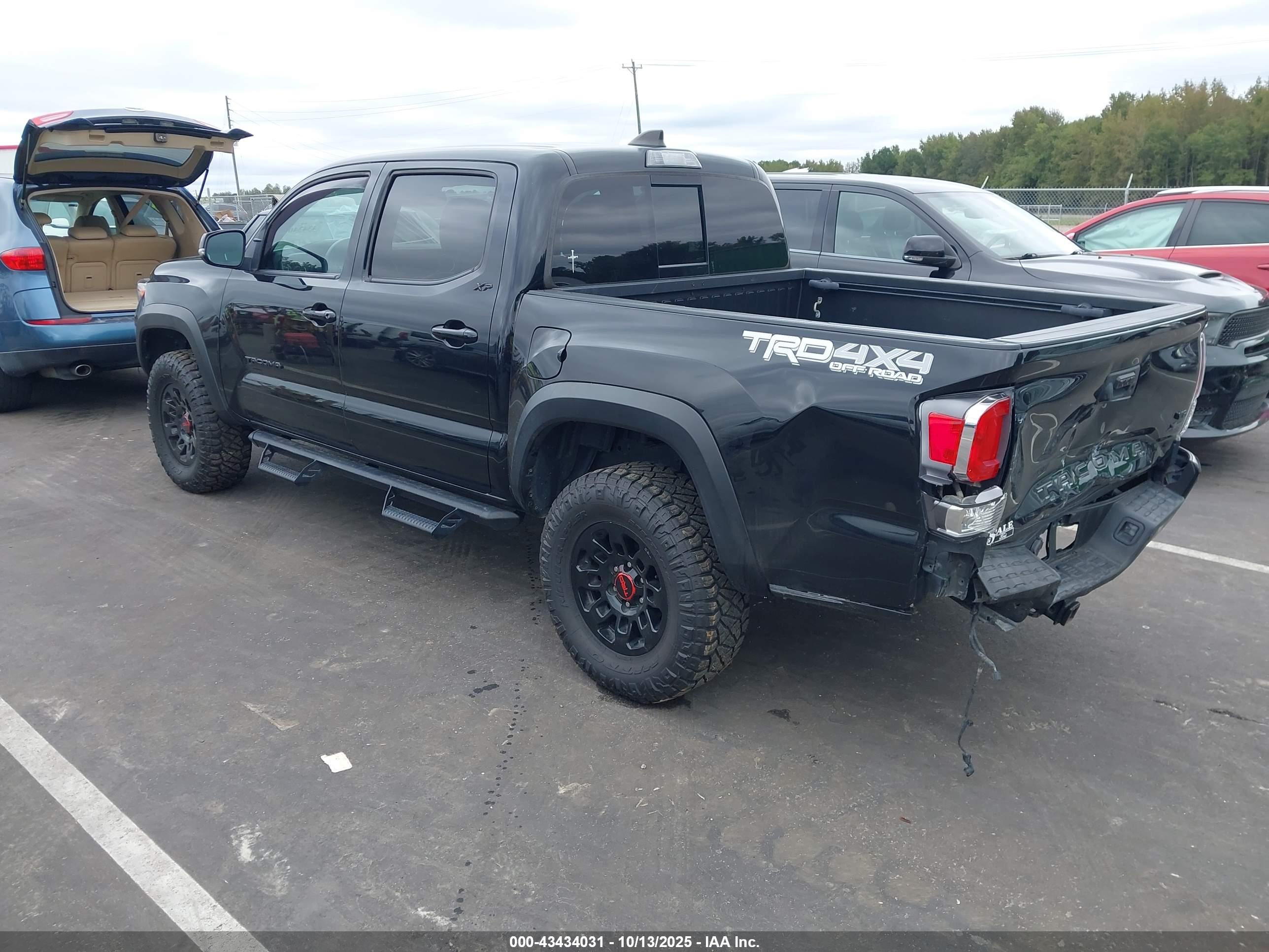 TOYOTA TACOMA image 3