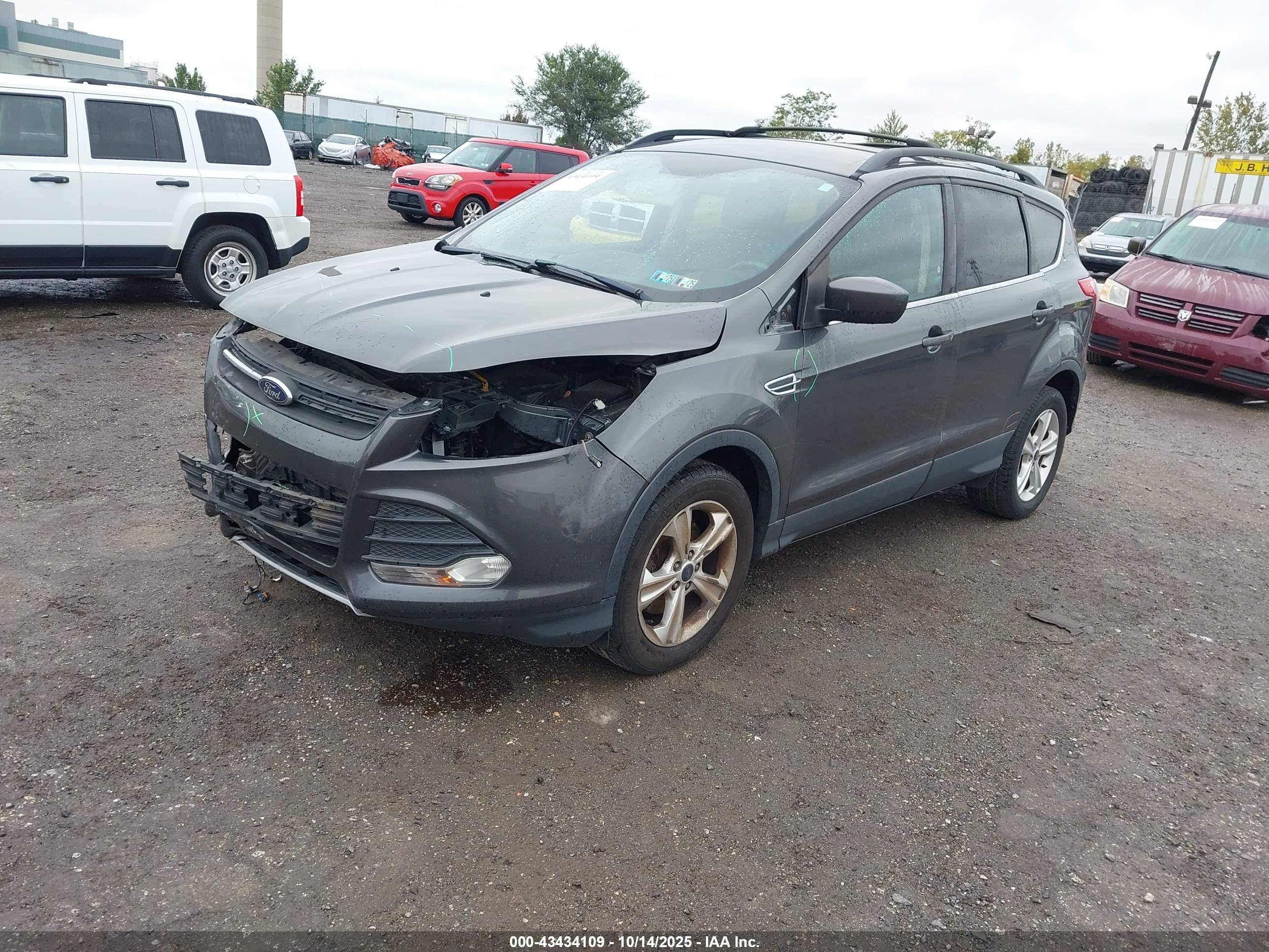 FORD ESCAPE image 2