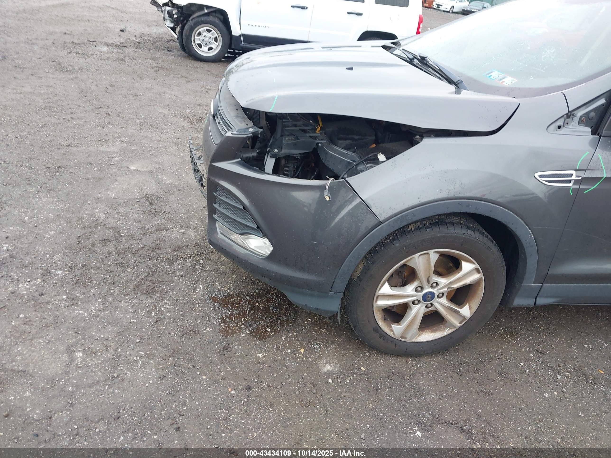 FORD ESCAPE image 6