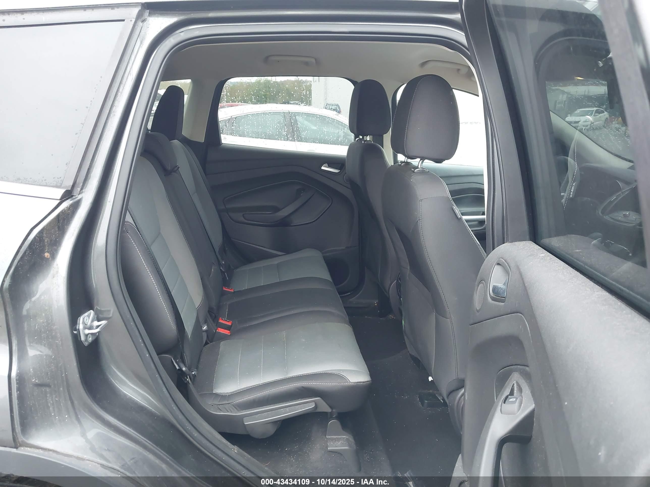 FORD ESCAPE image 8