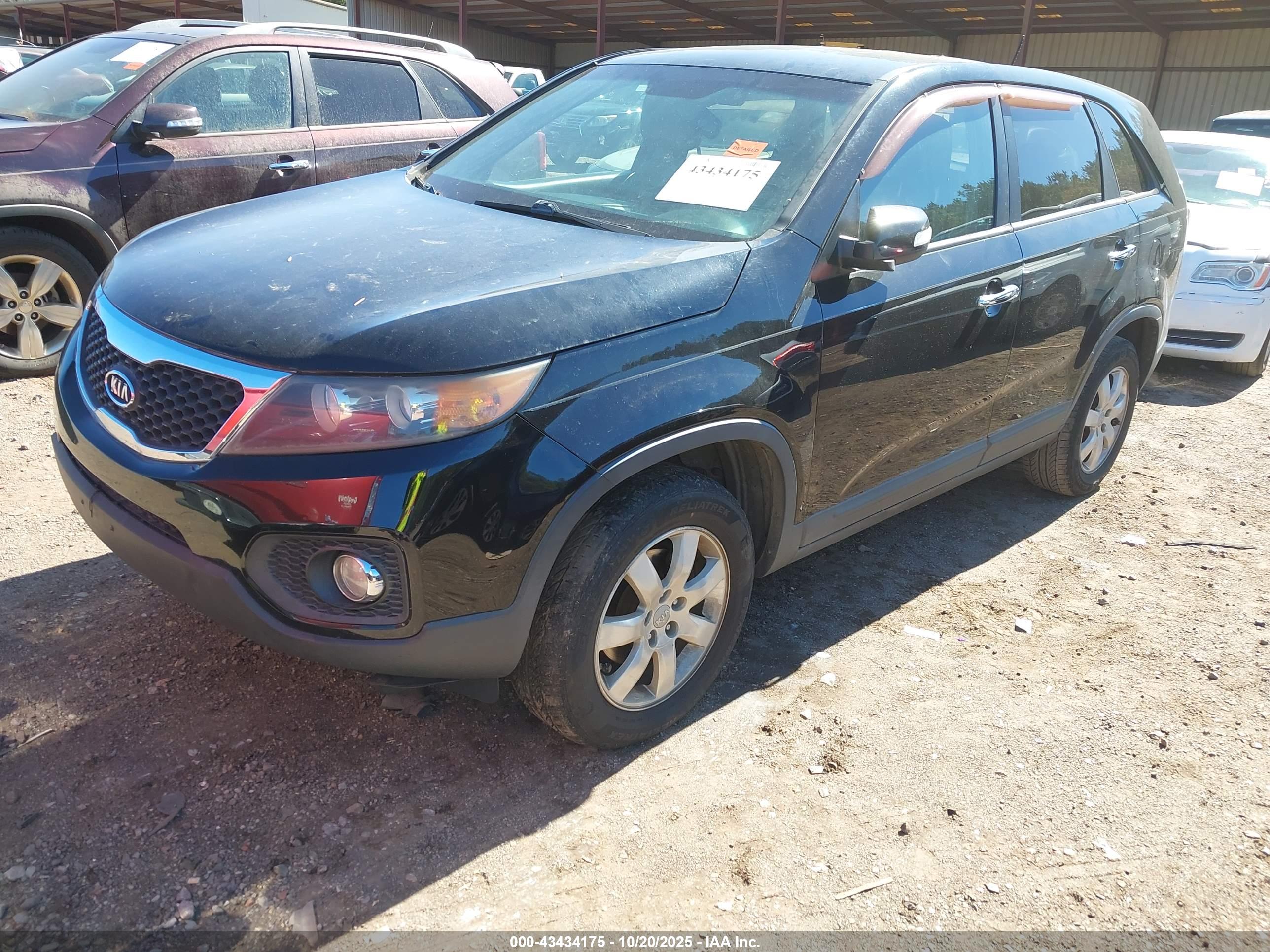 KIA SORENTO image 2