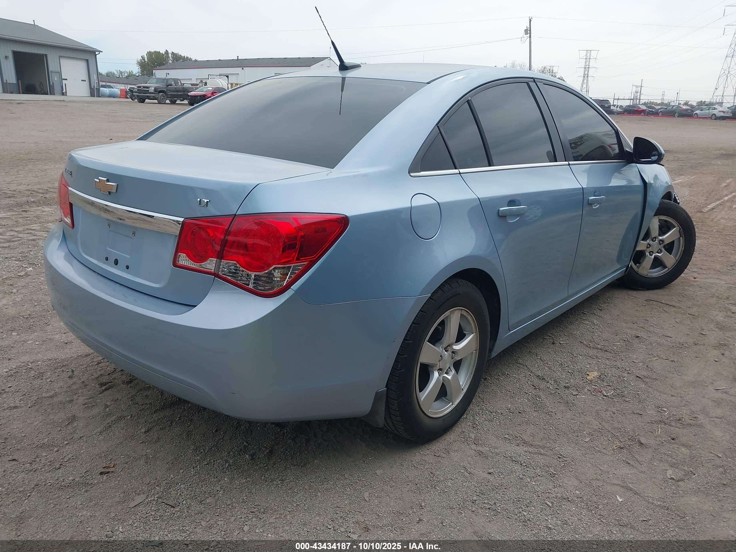 CHEVROLET CRUZE image 4