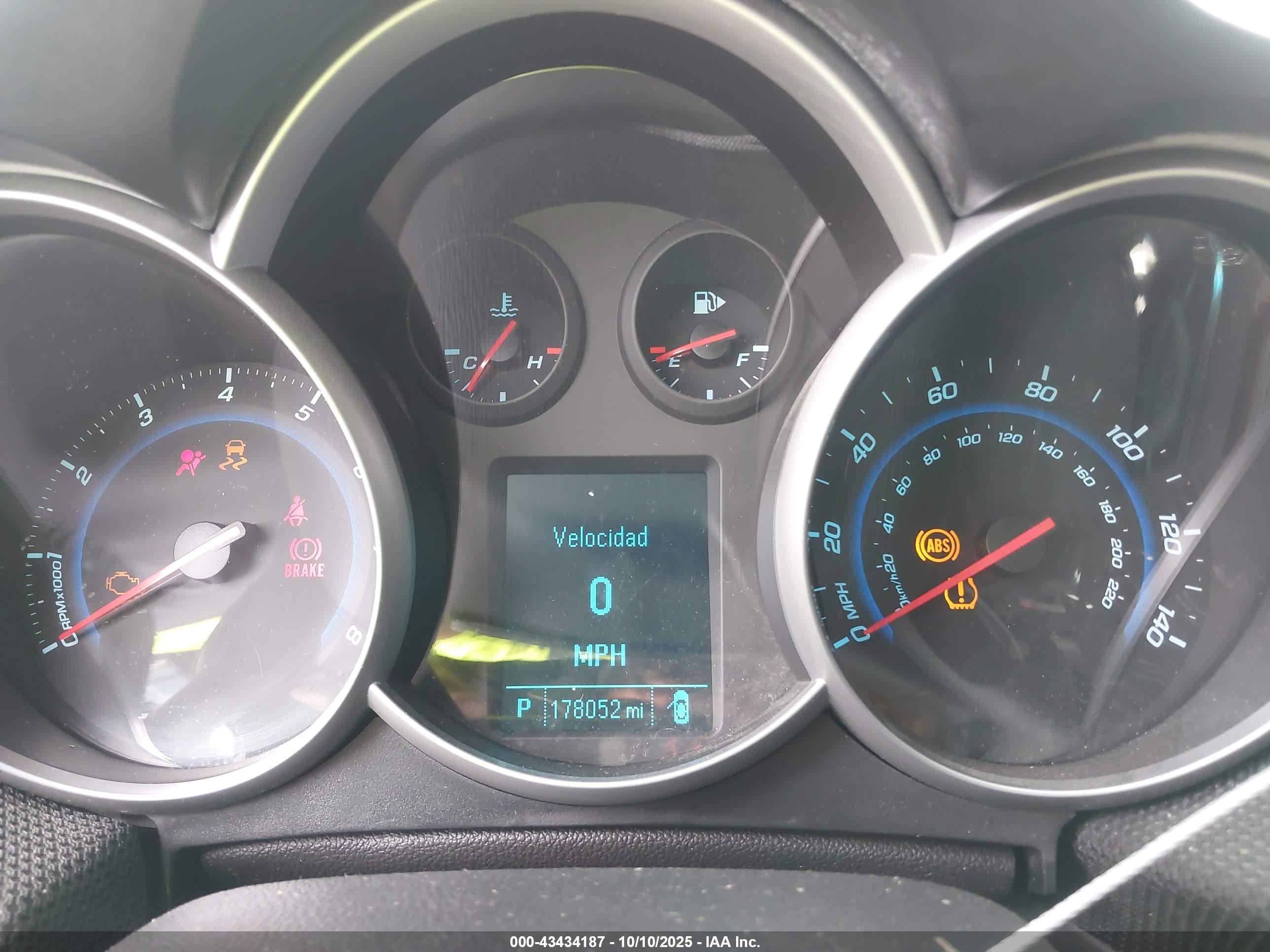 CHEVROLET CRUZE image 7