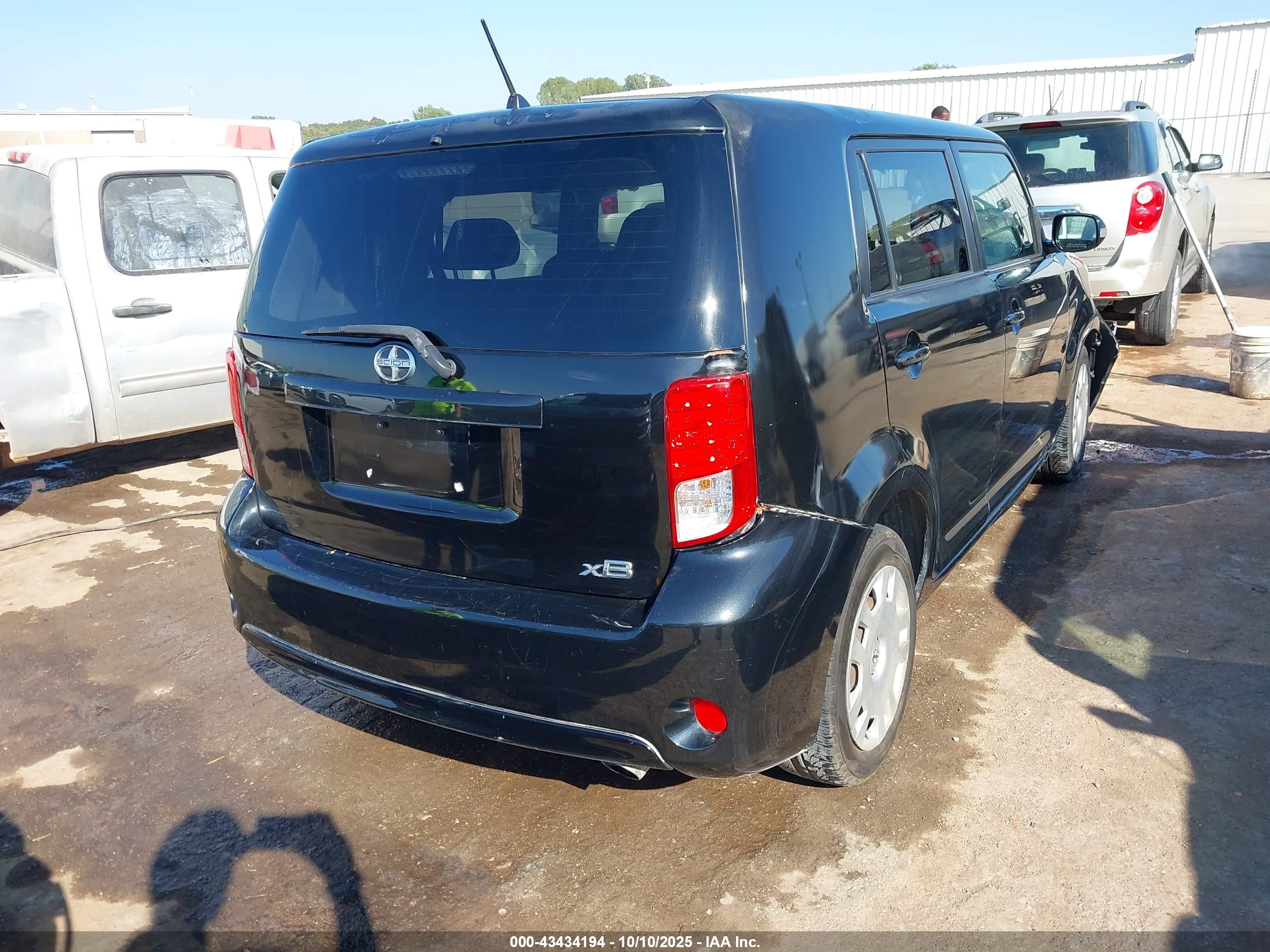 SCION XB image 4