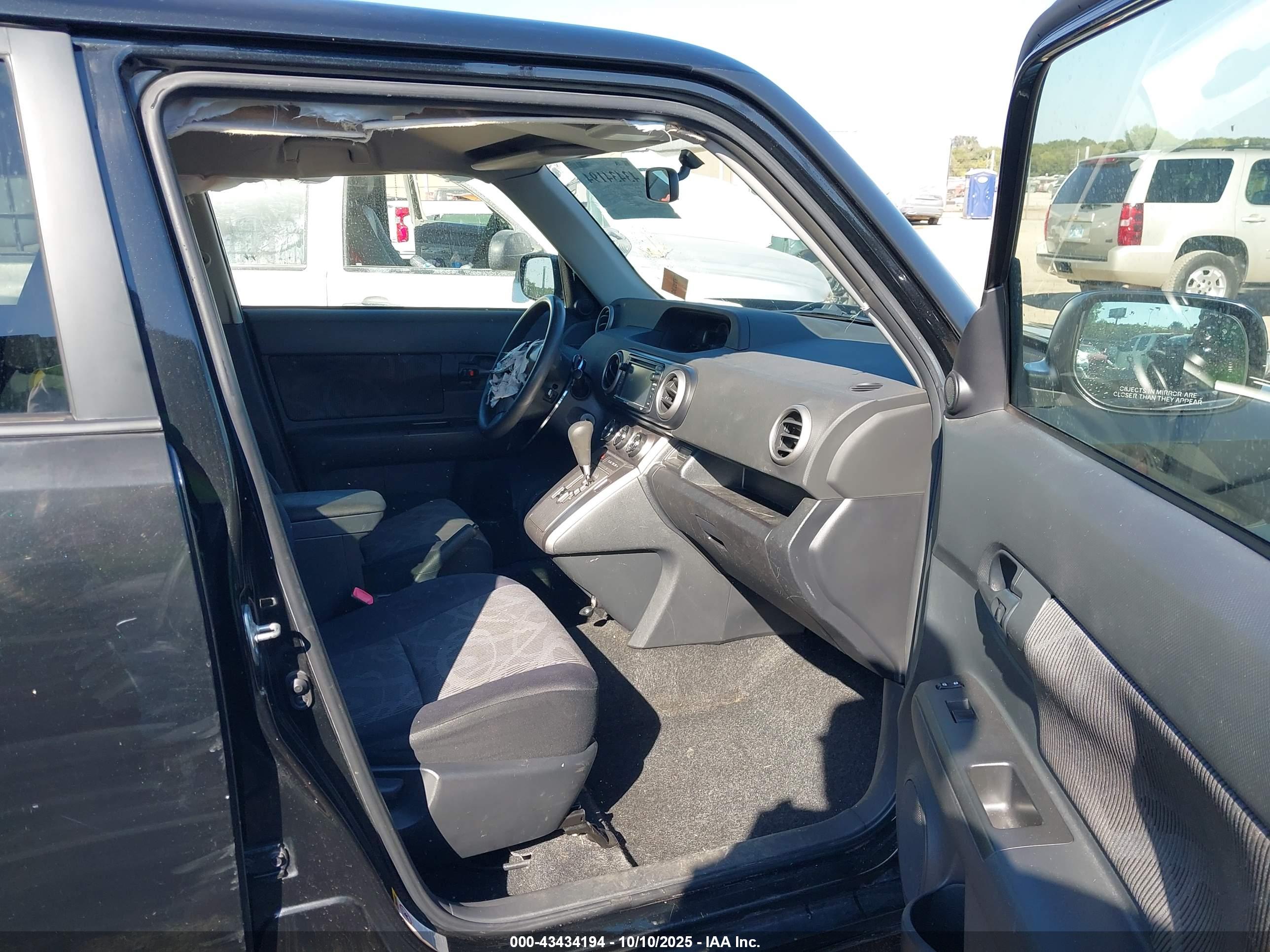 SCION XB image 5