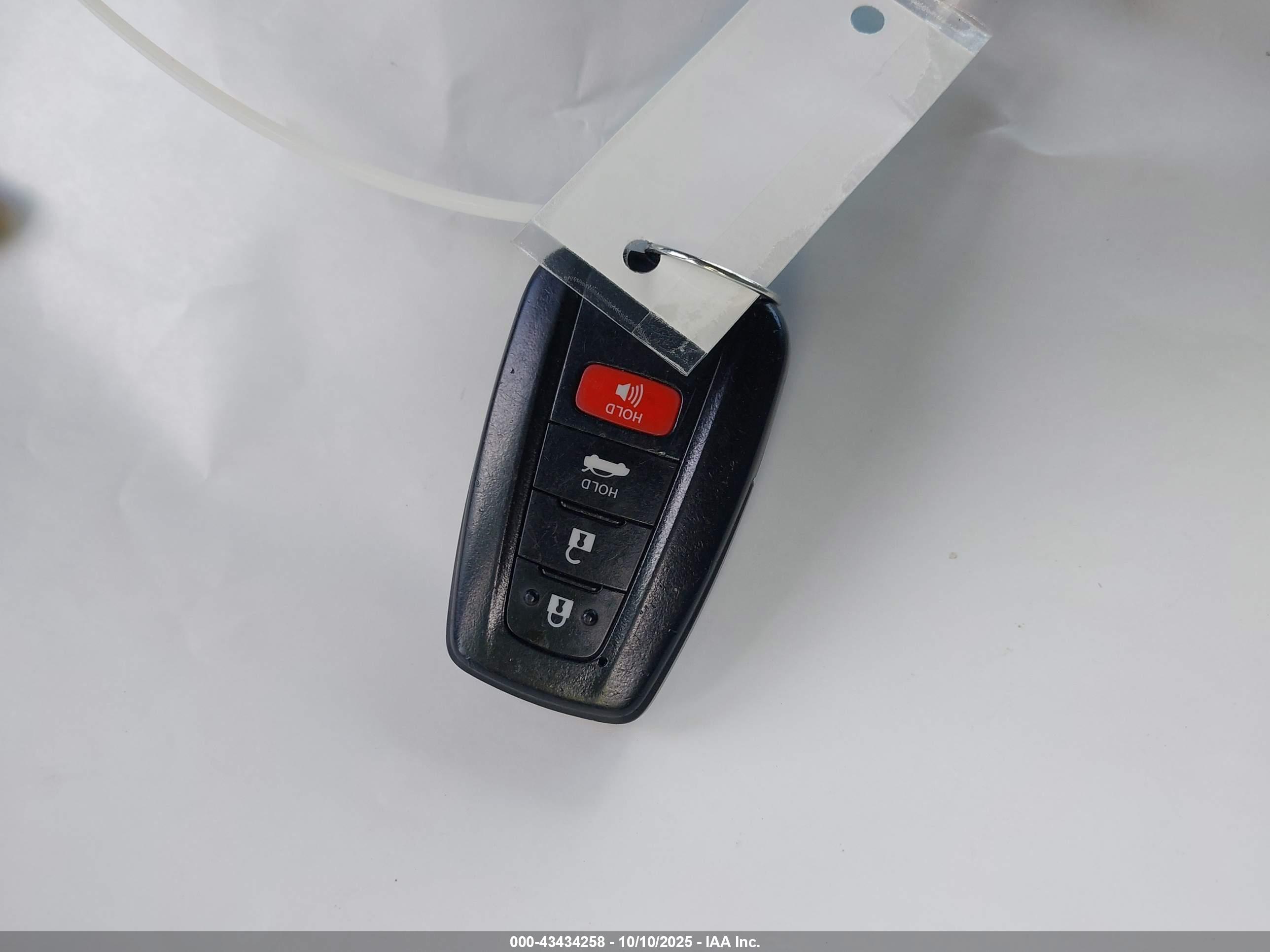 TOYOTA CAMRY image 11