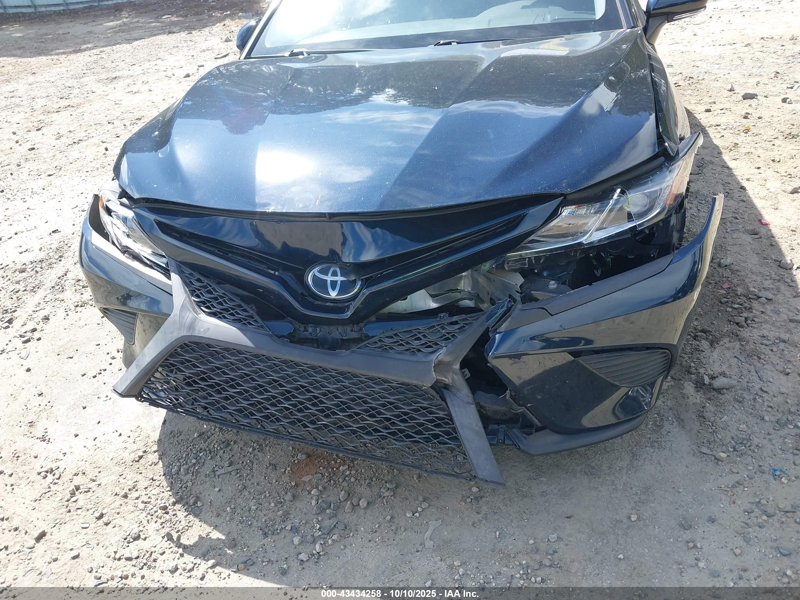 TOYOTA CAMRY image 6