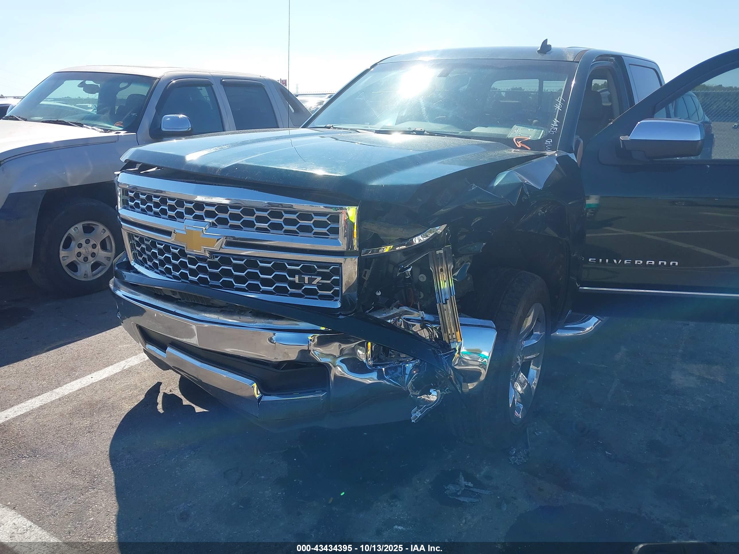 CHEVROLET SILVERADO image 6