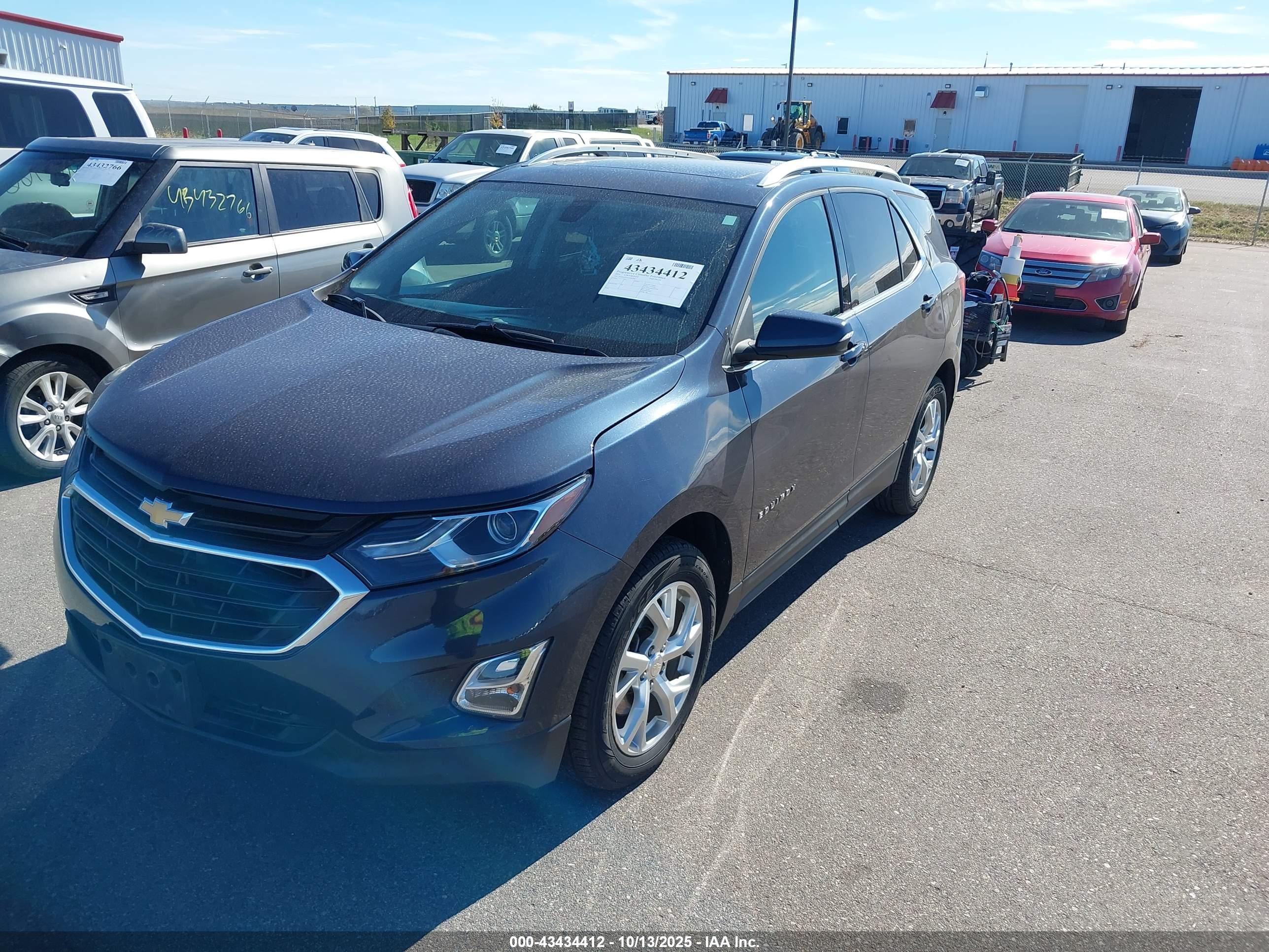 CHEVROLET EQUINOX image 2