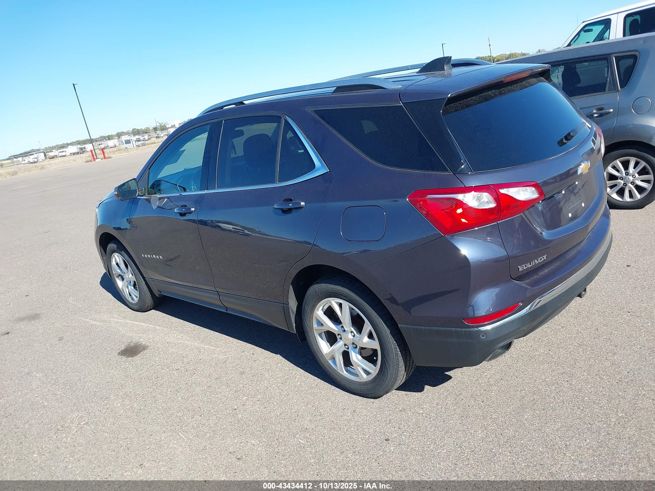 CHEVROLET EQUINOX image 3