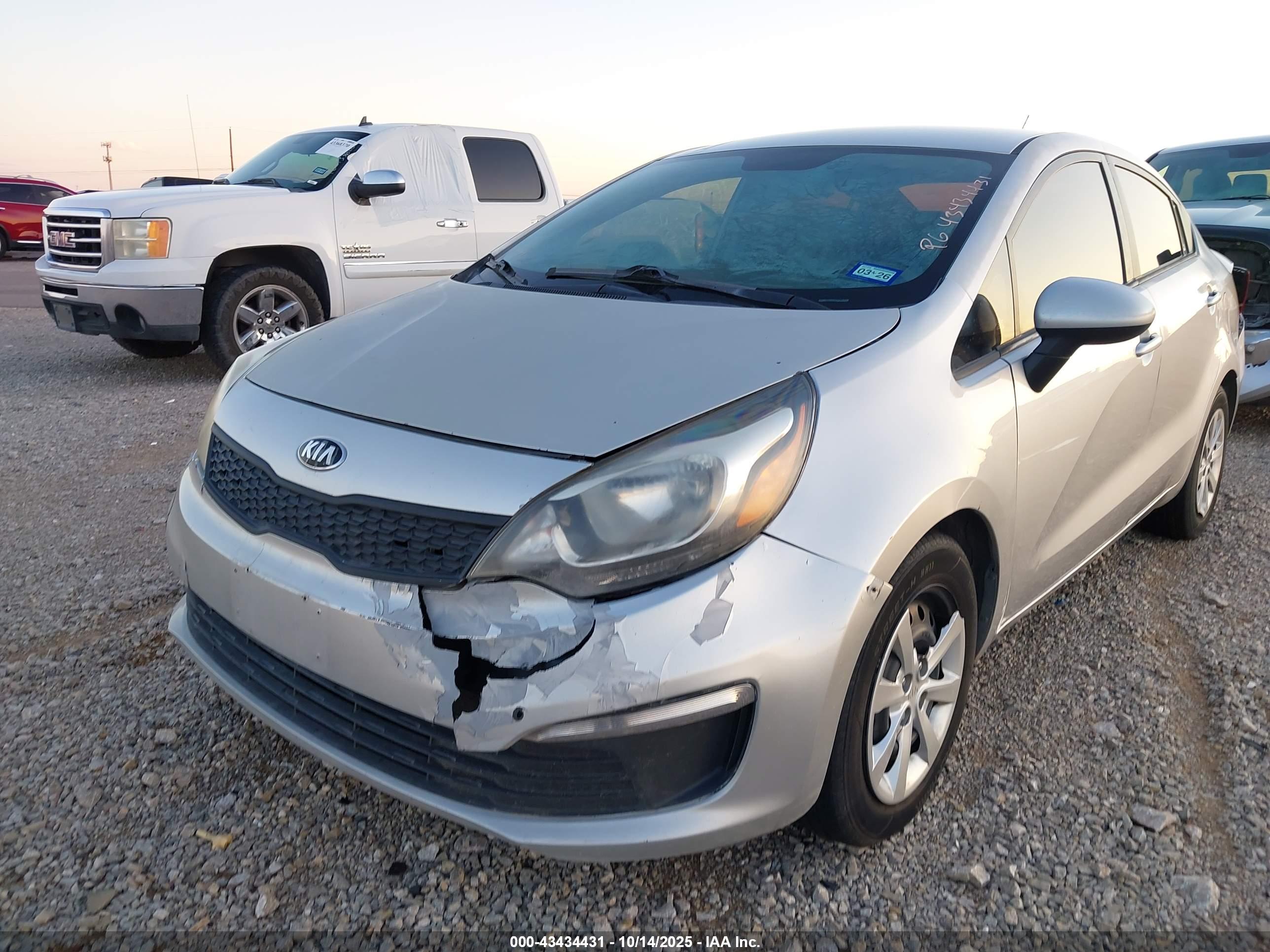 KIA RIO image 6