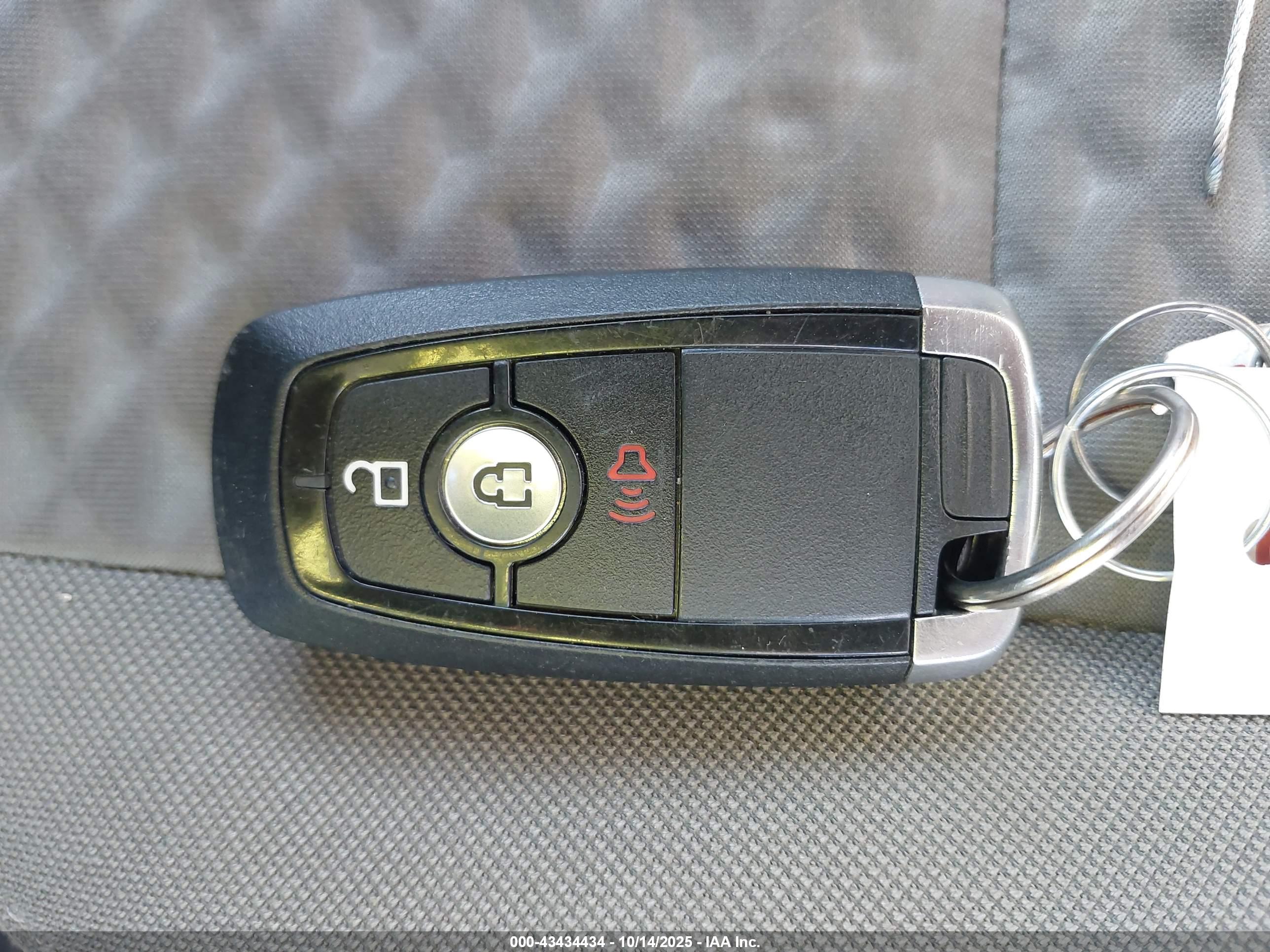 FORD ESCAPE image 11