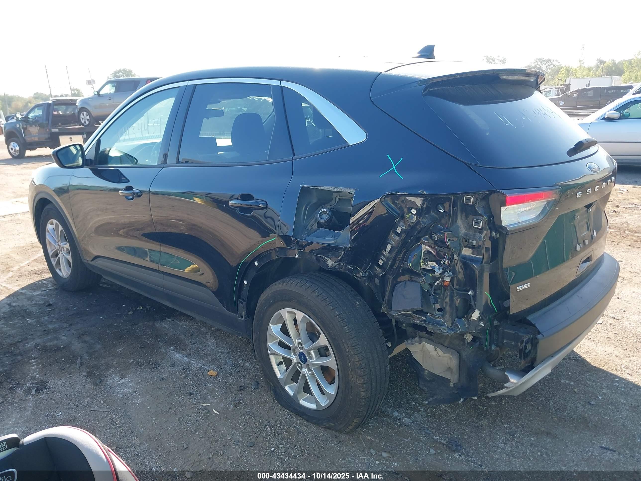 FORD ESCAPE image 3