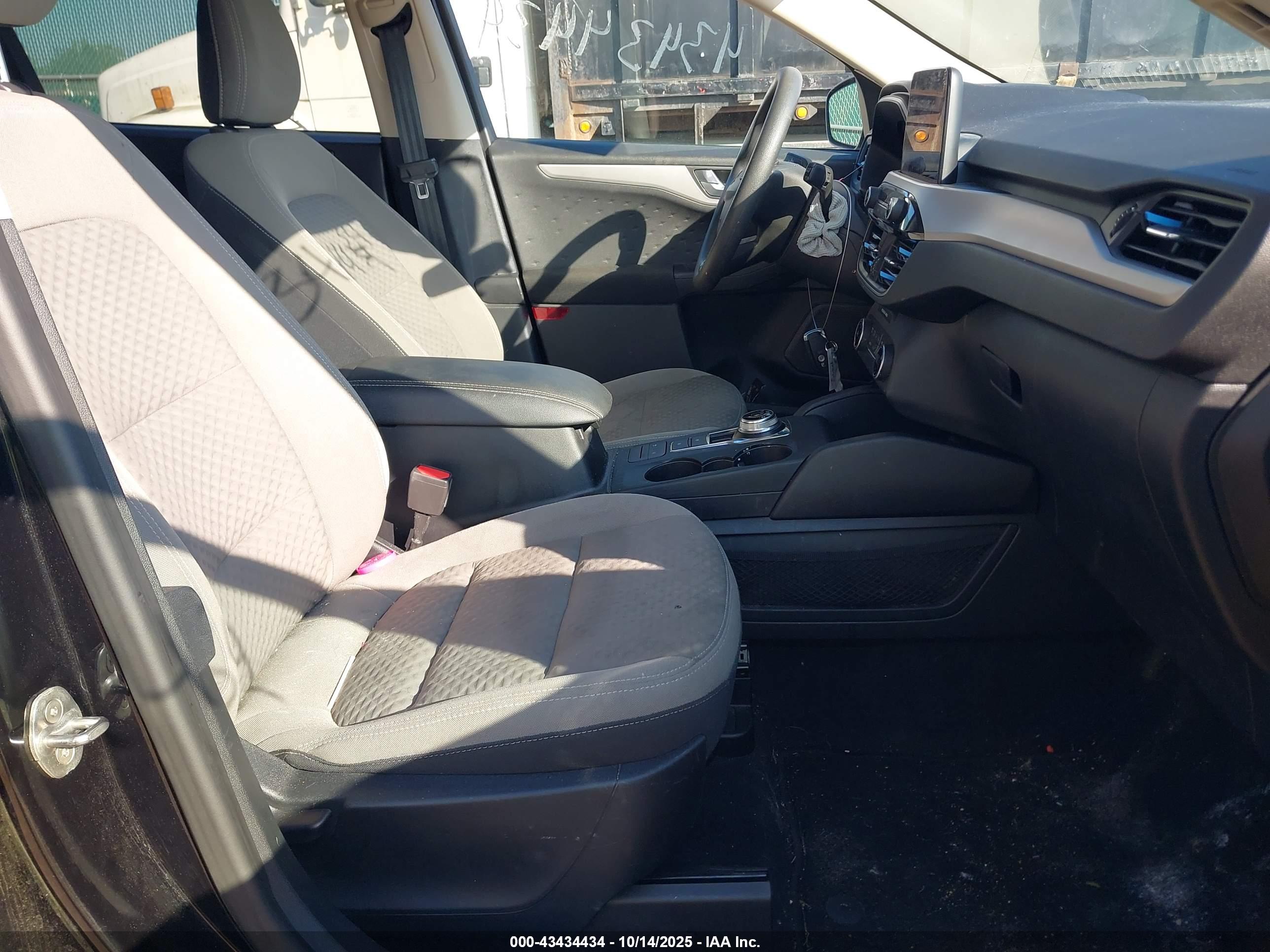 FORD ESCAPE image 5
