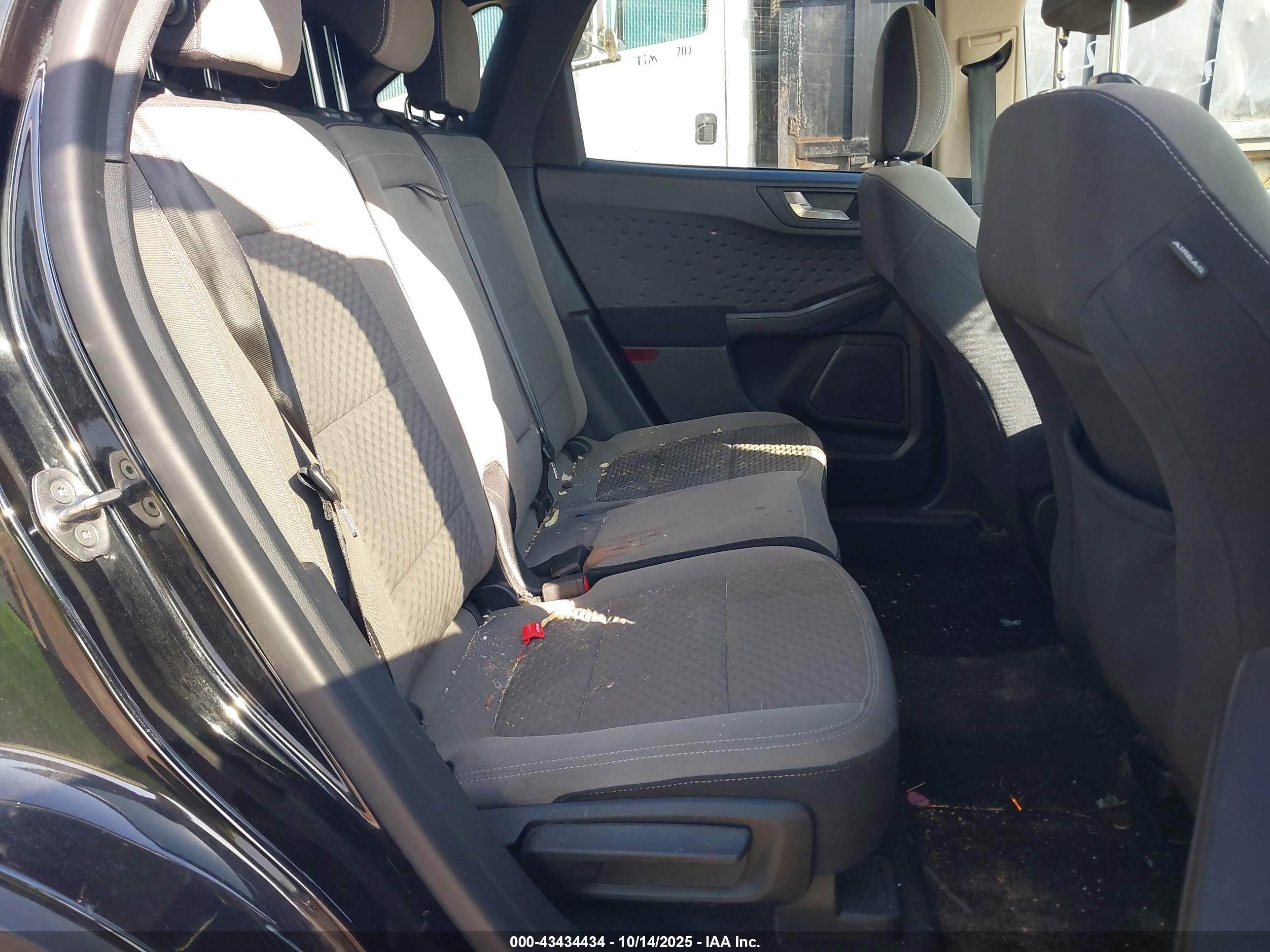 FORD ESCAPE image 8