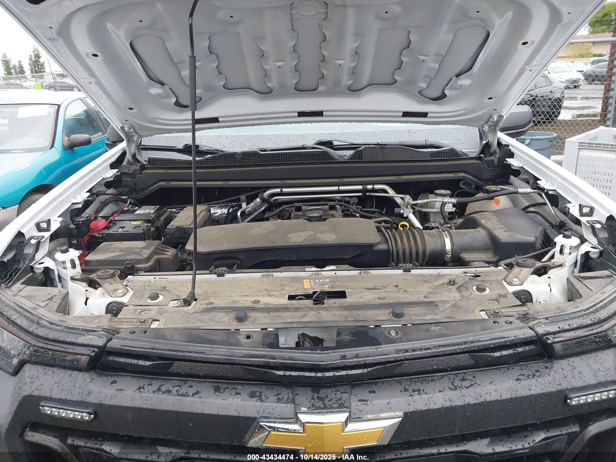 CHEVROLET COLORADO image 10