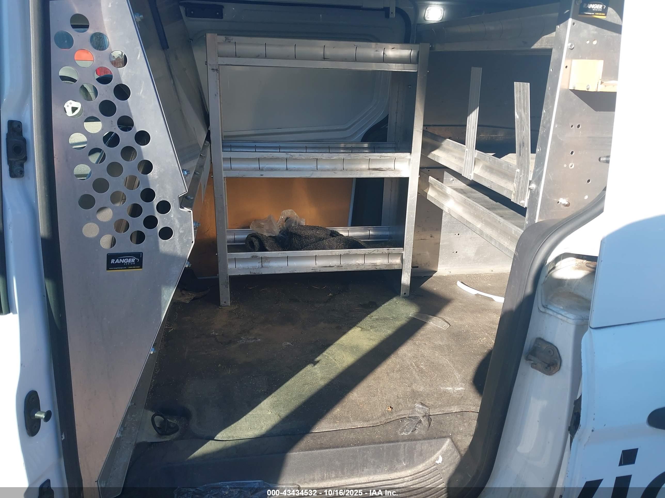 FORD TRANSIT image 8