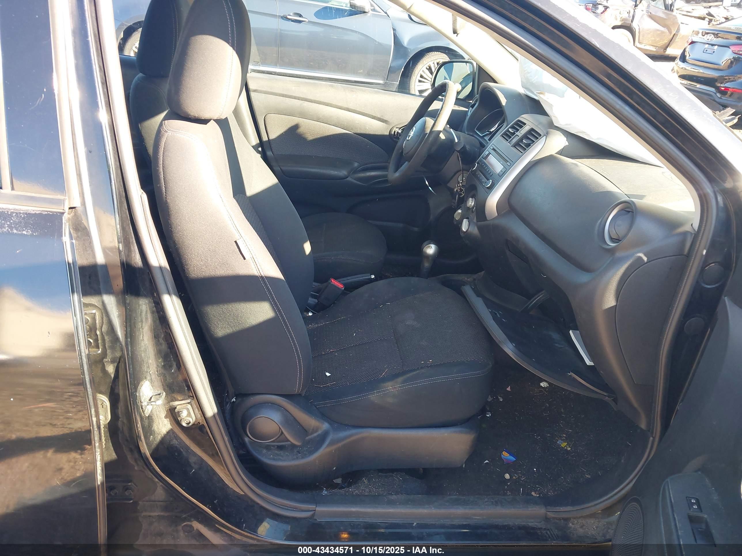NISSAN VERSA image 5