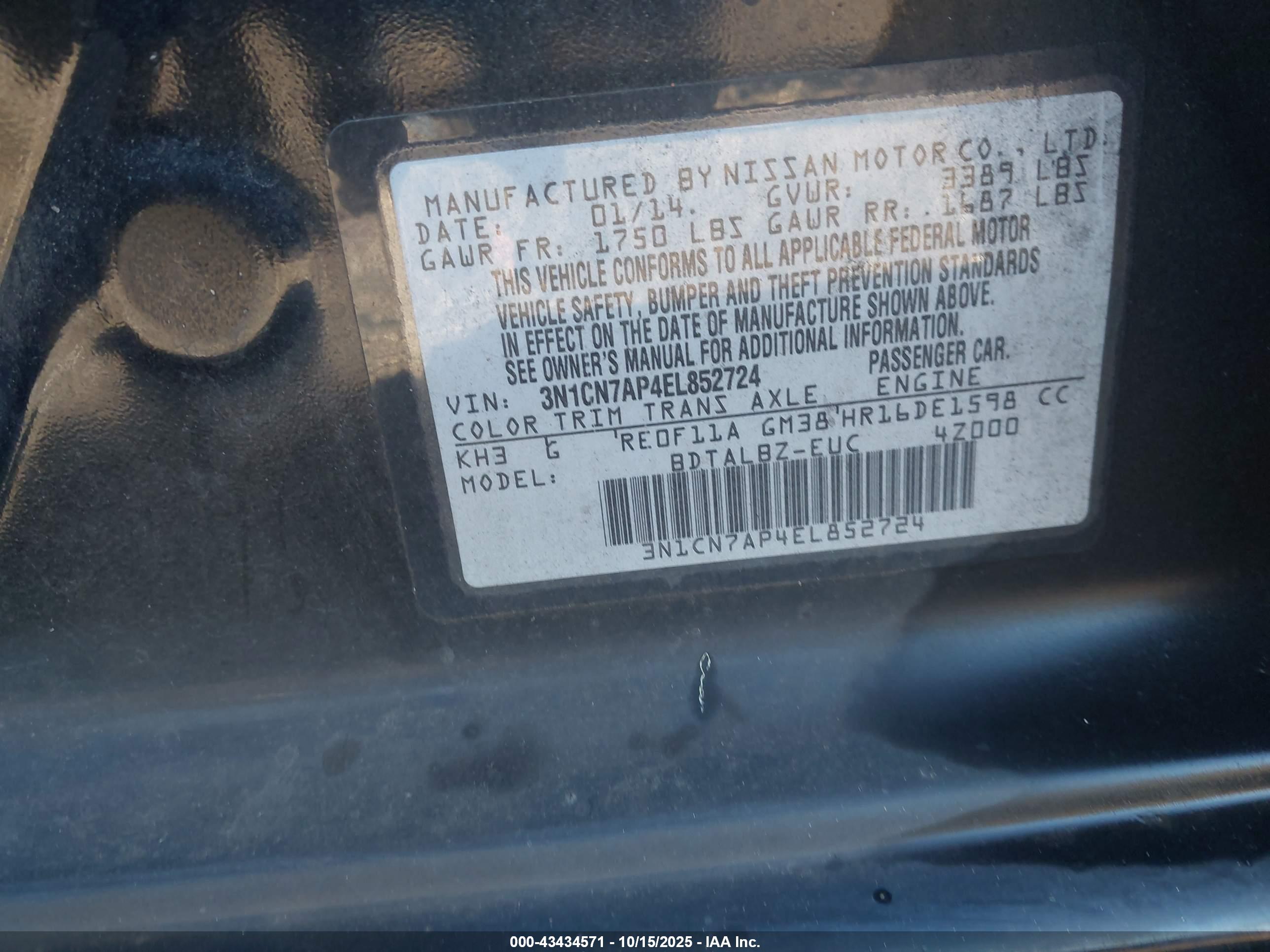 NISSAN VERSA image 9