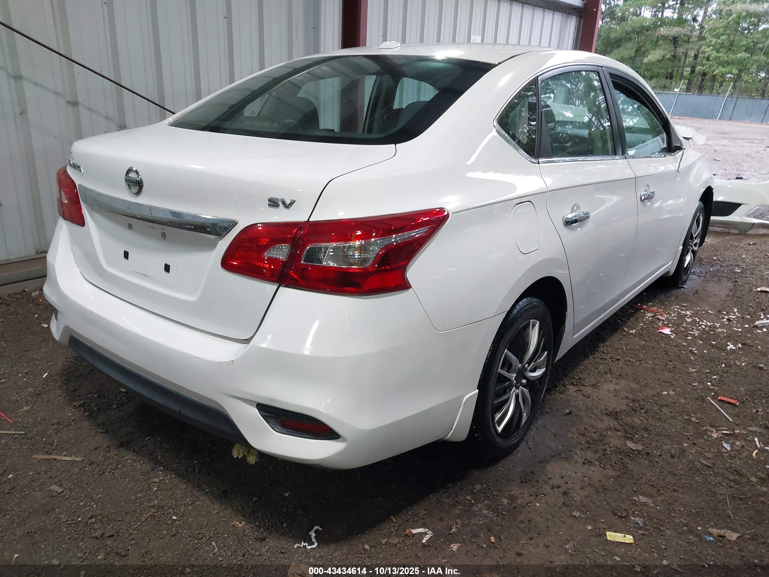 NISSAN SENTRA image 4