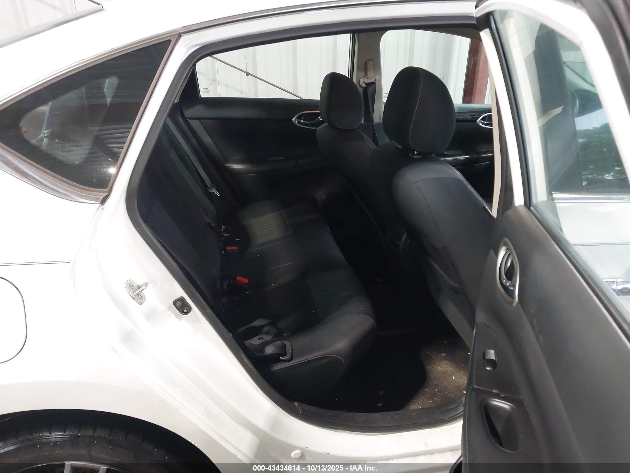 NISSAN SENTRA image 8