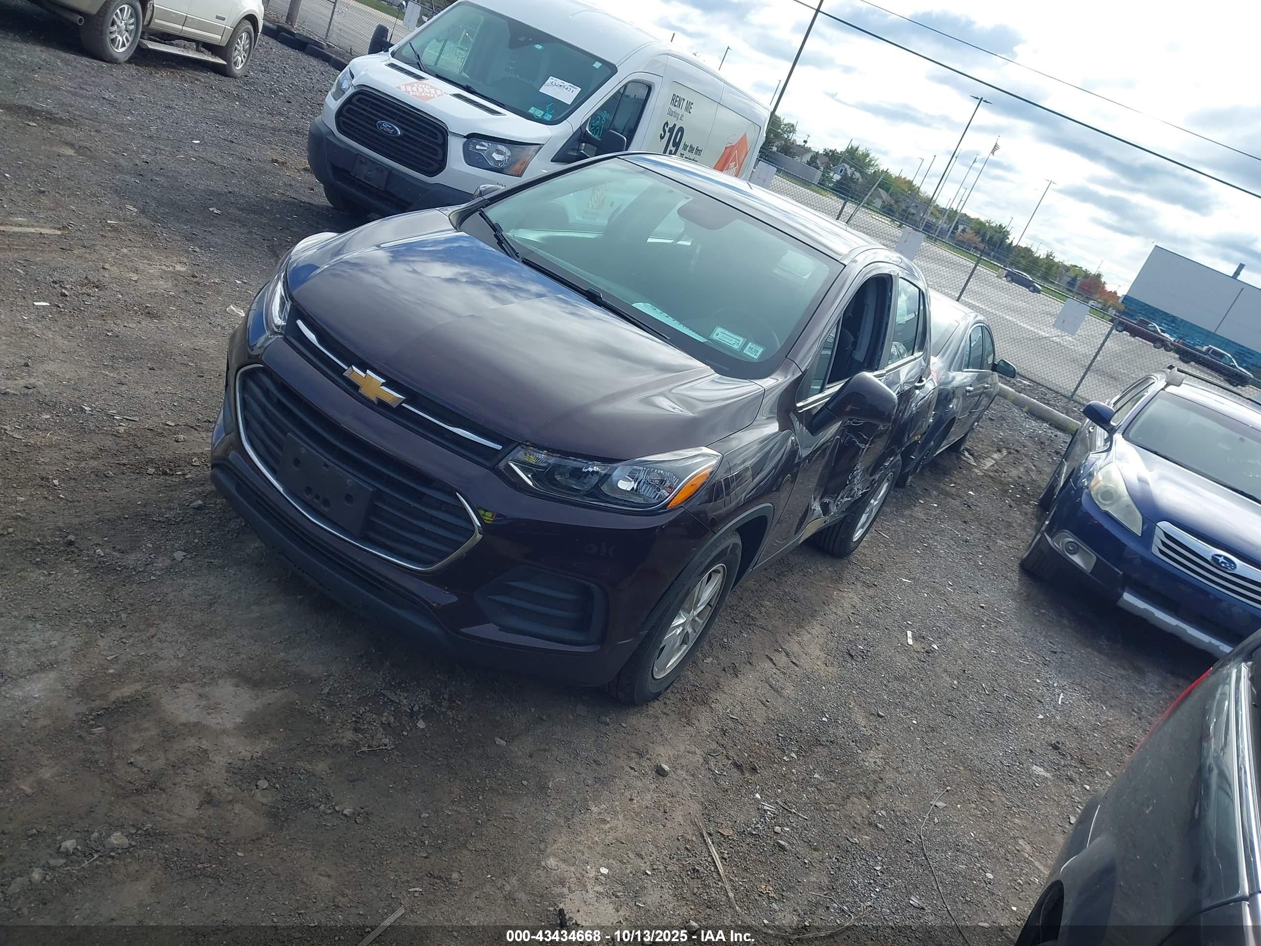 CHEVROLET TRAX image 2