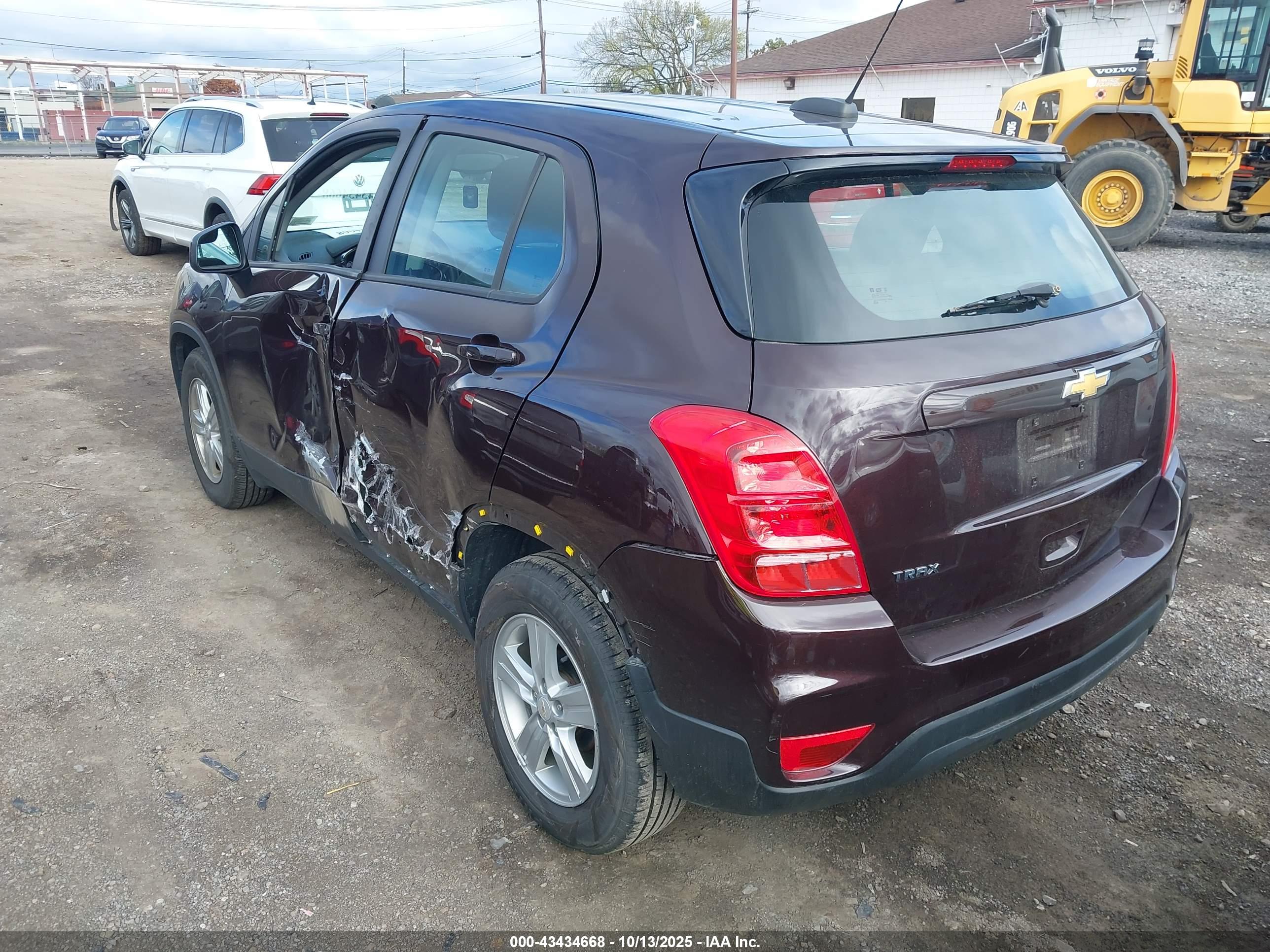 CHEVROLET TRAX image 3
