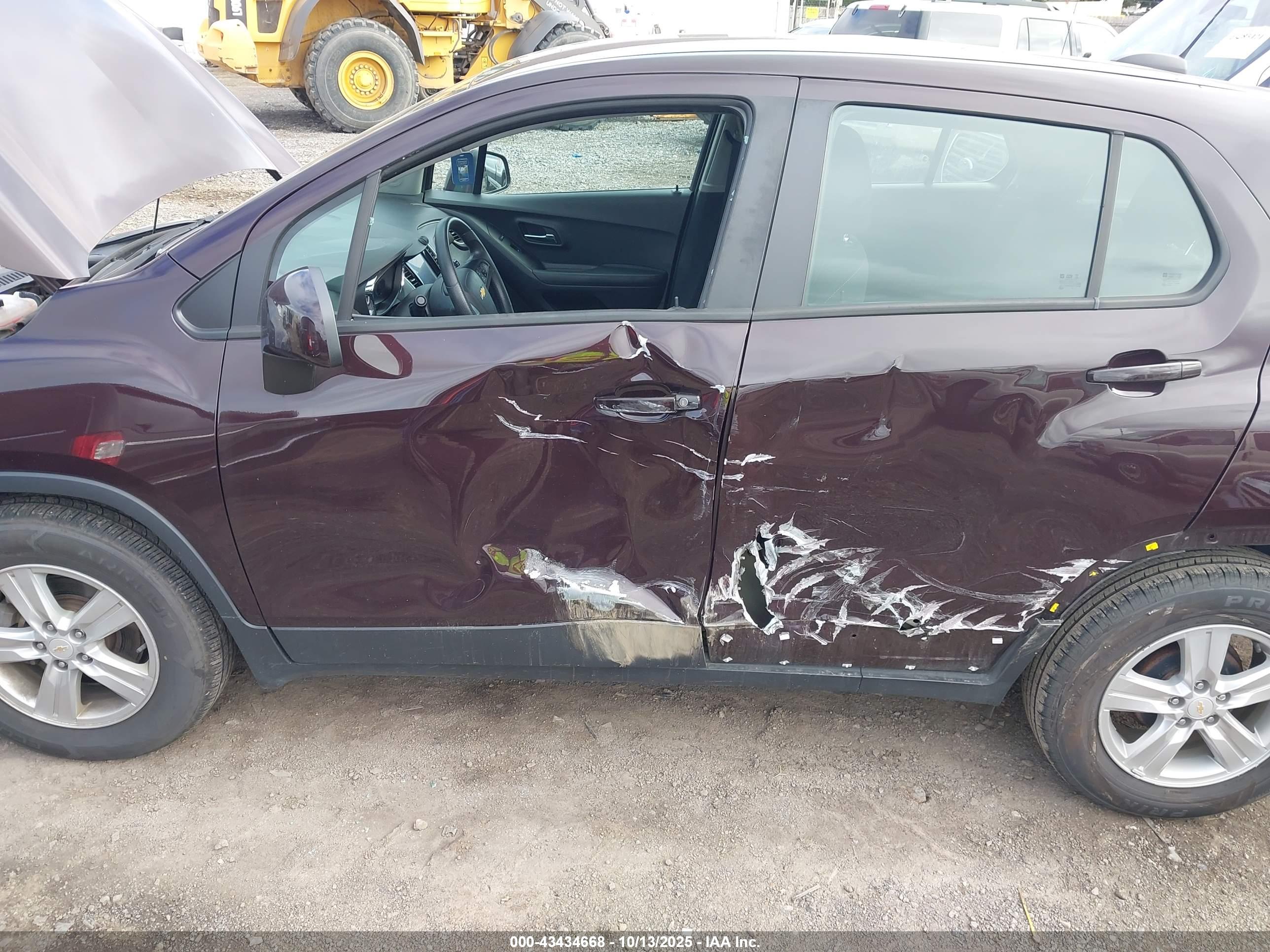 CHEVROLET TRAX image 6