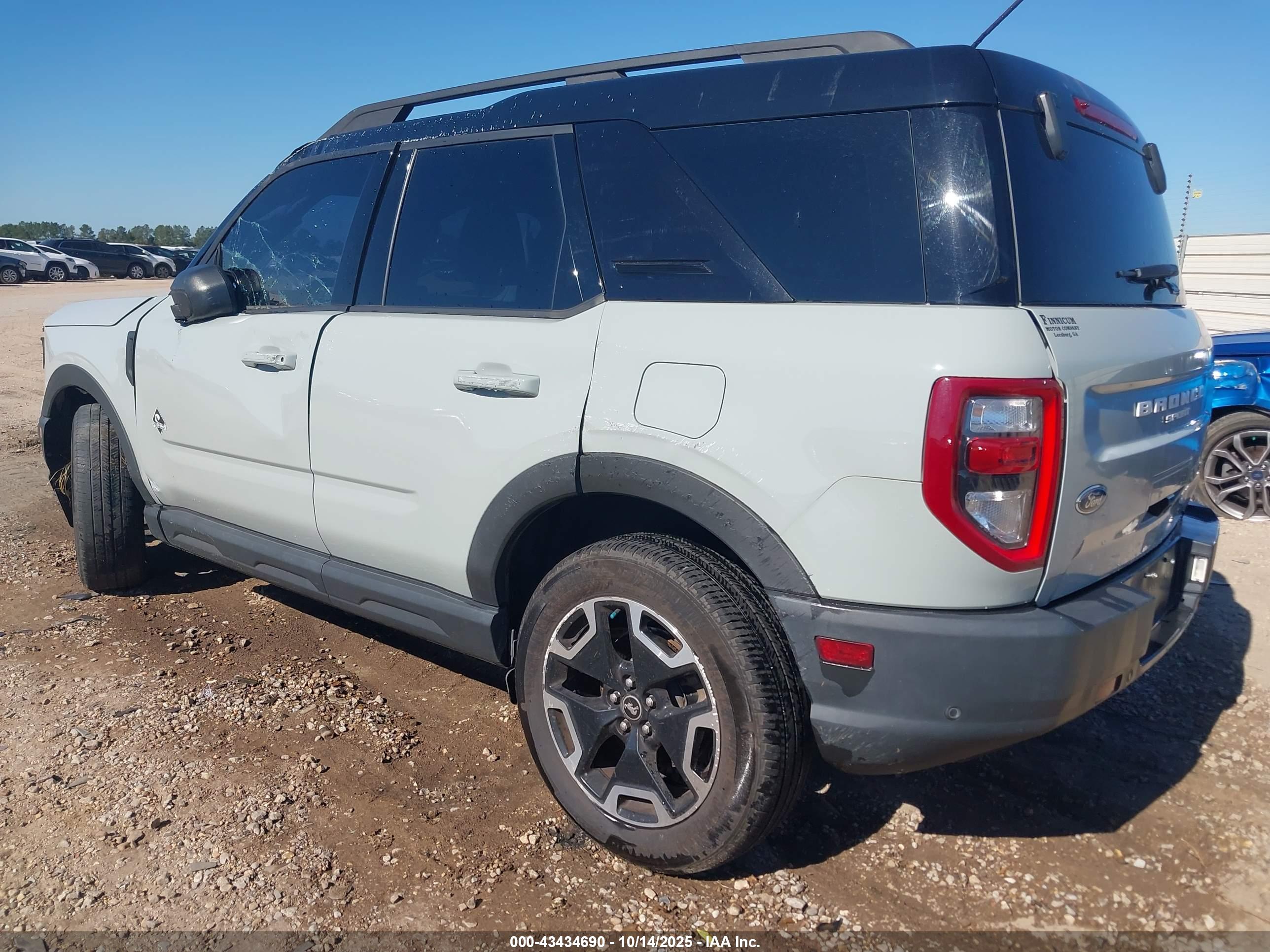 FORD BRONCO image 3