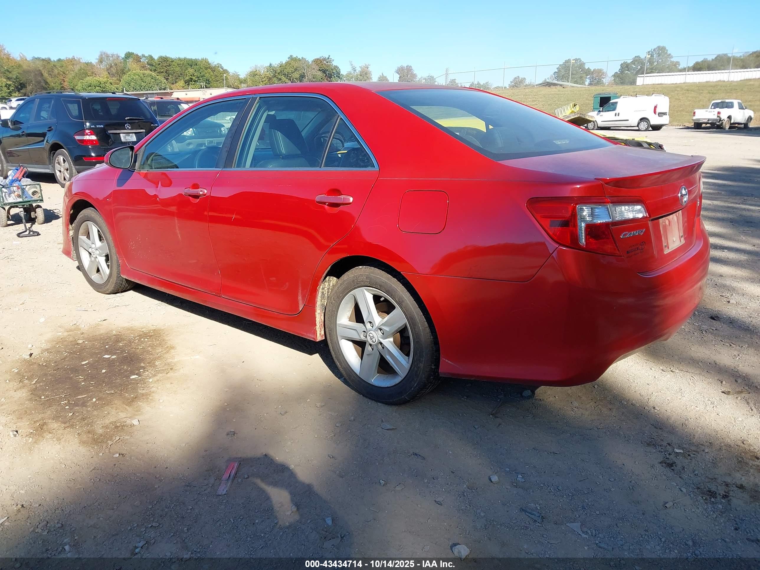 TOYOTA CAMRY image 3
