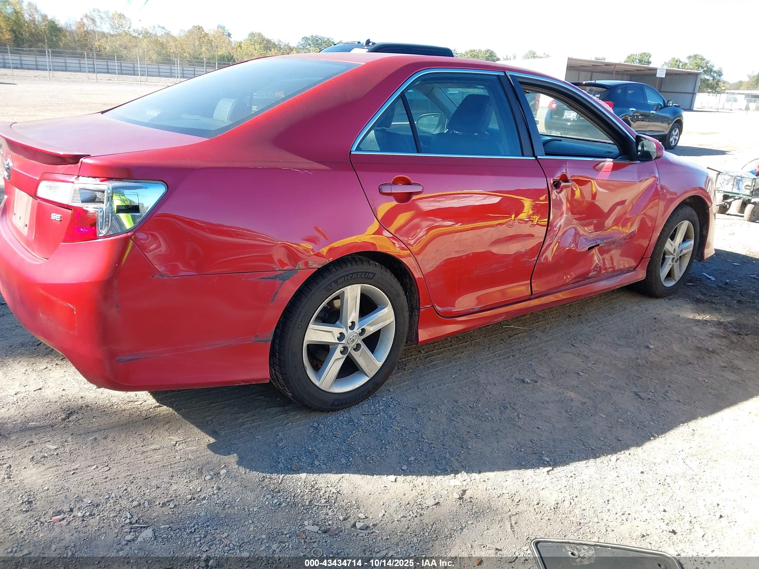 TOYOTA CAMRY image 4