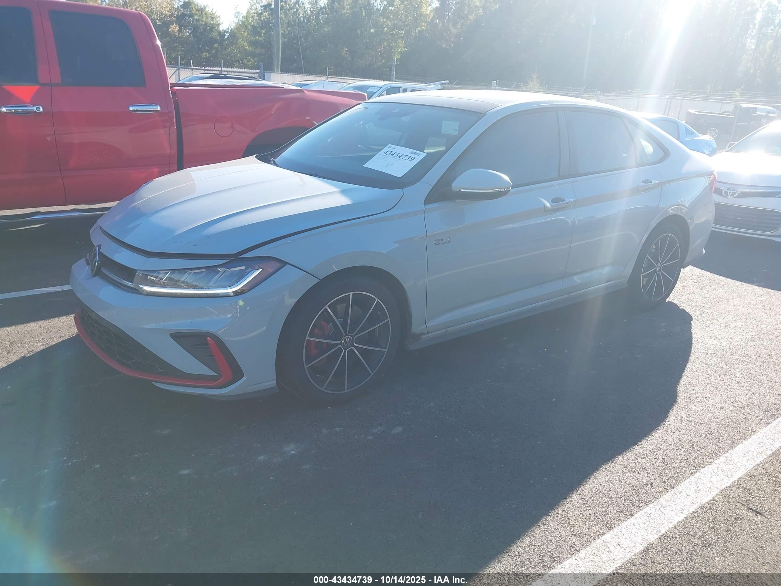 VOLKSWAGEN JETTA image 2