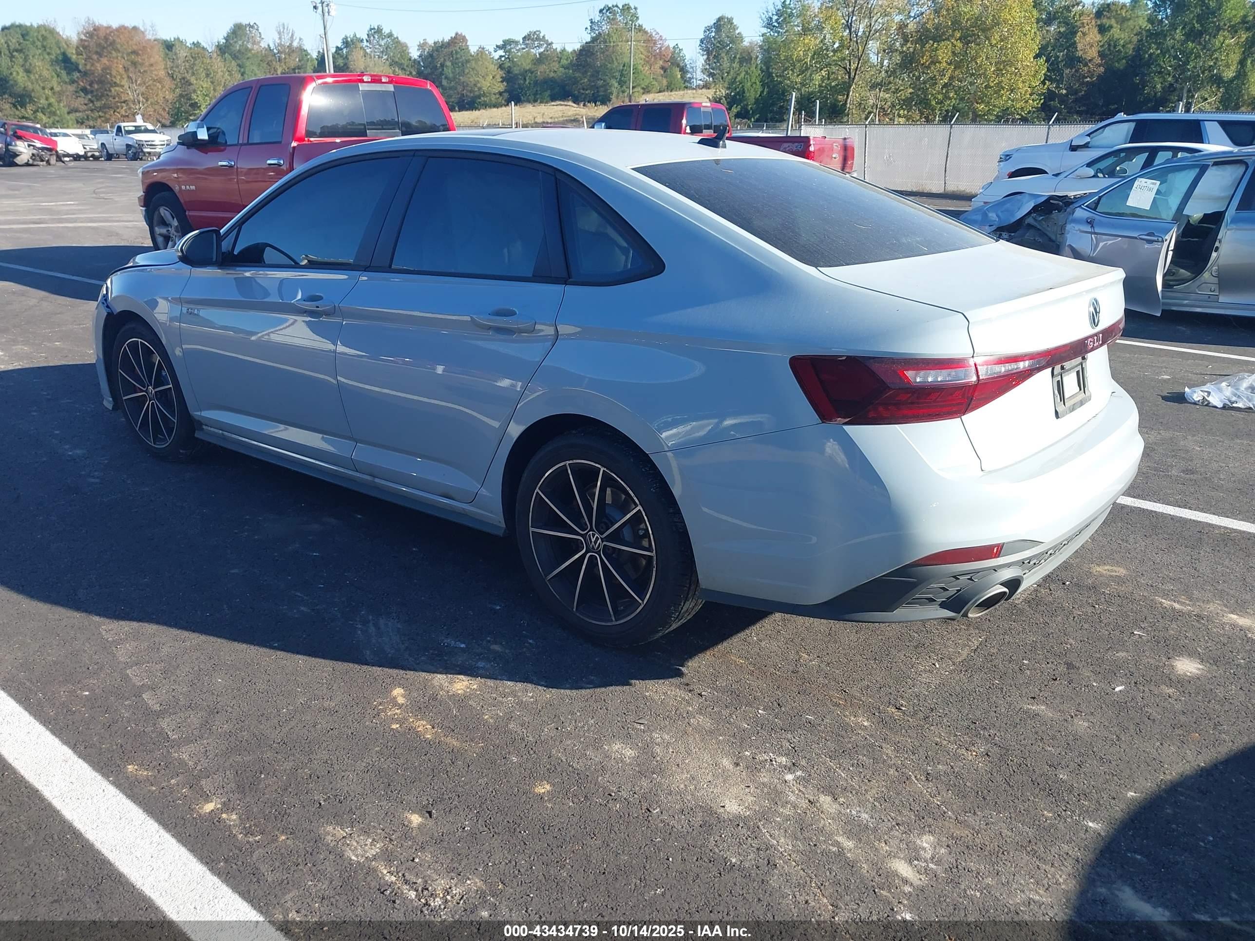 VOLKSWAGEN JETTA image 3