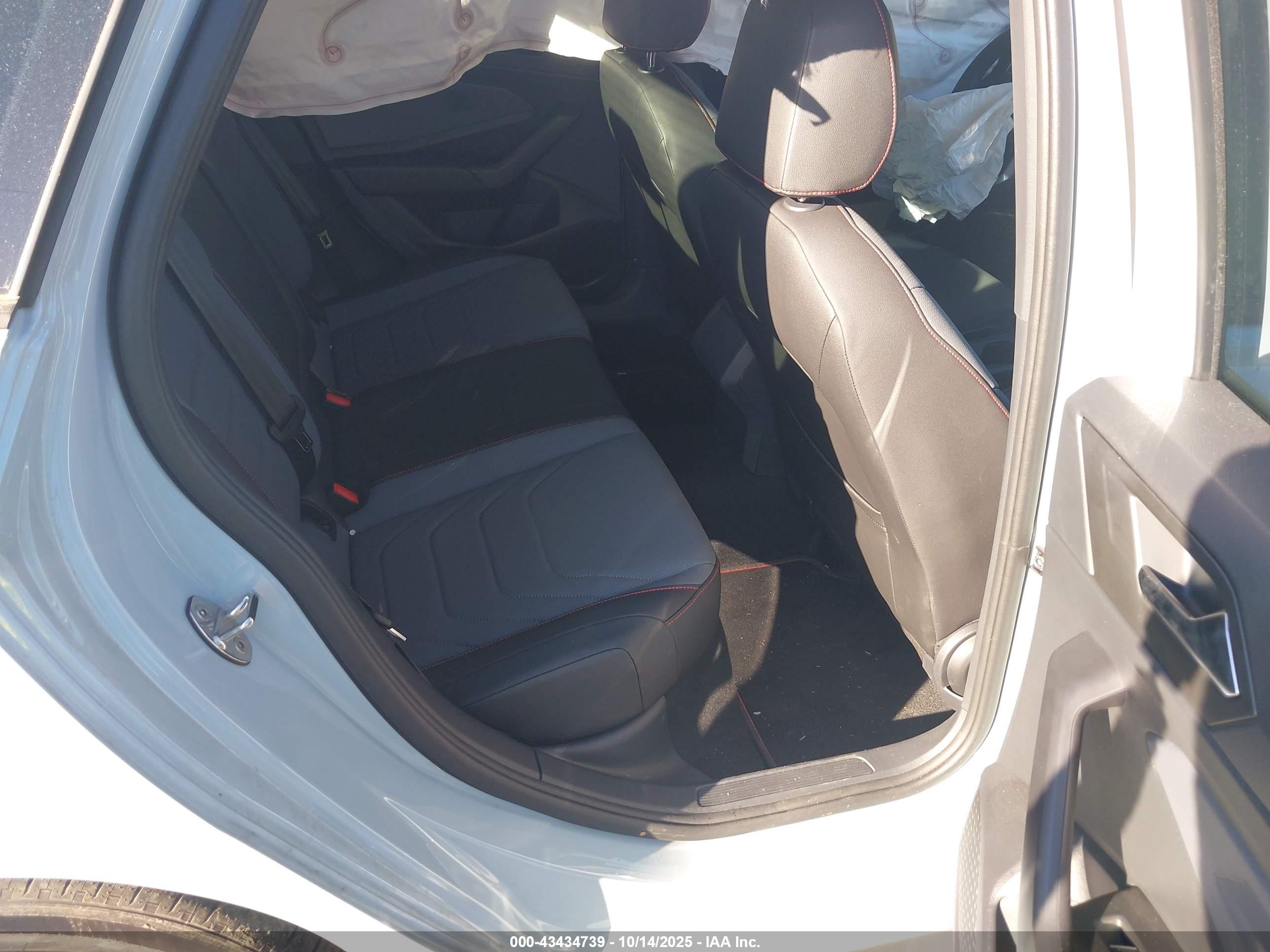 VOLKSWAGEN JETTA image 8
