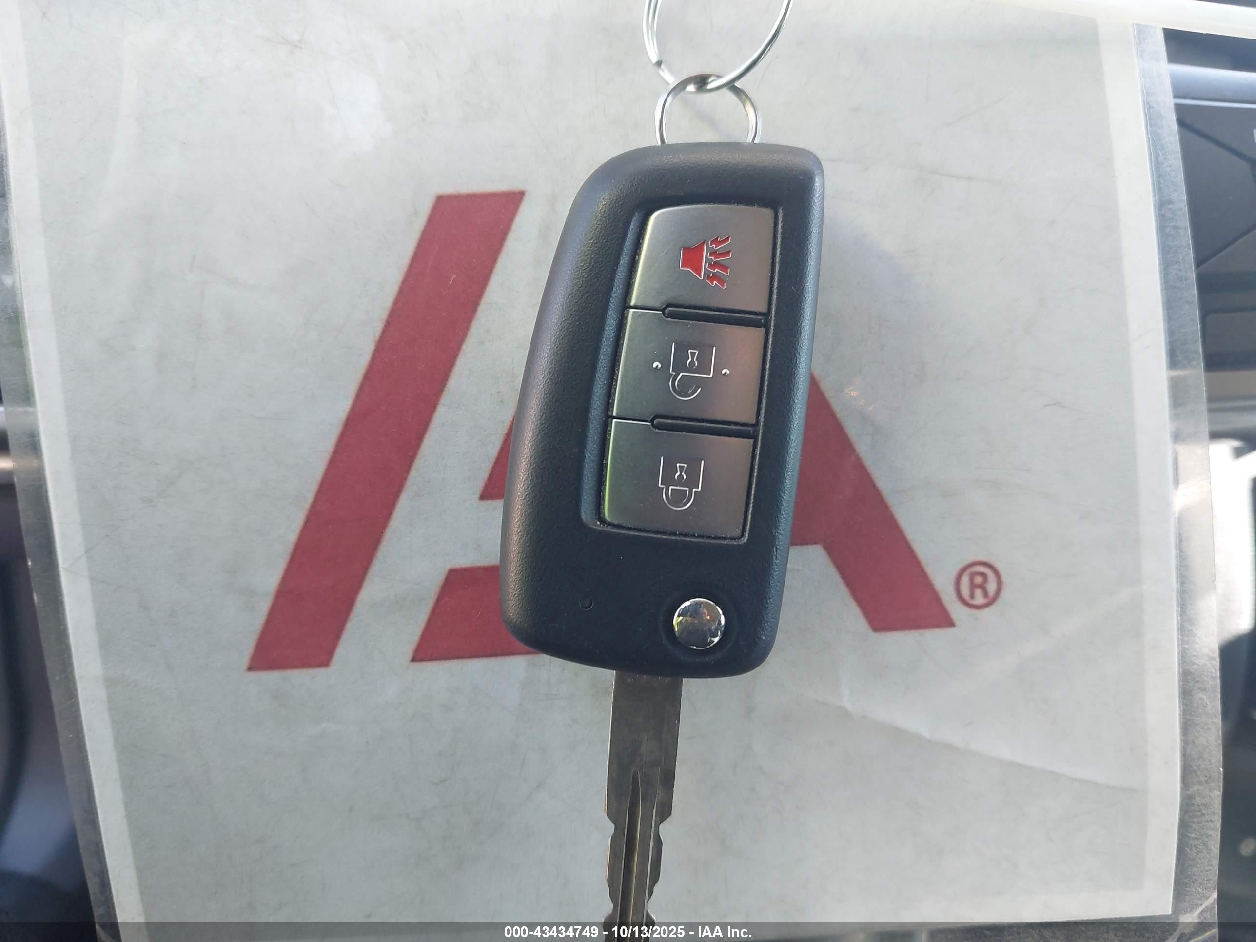 NISSAN ROGUE image 11