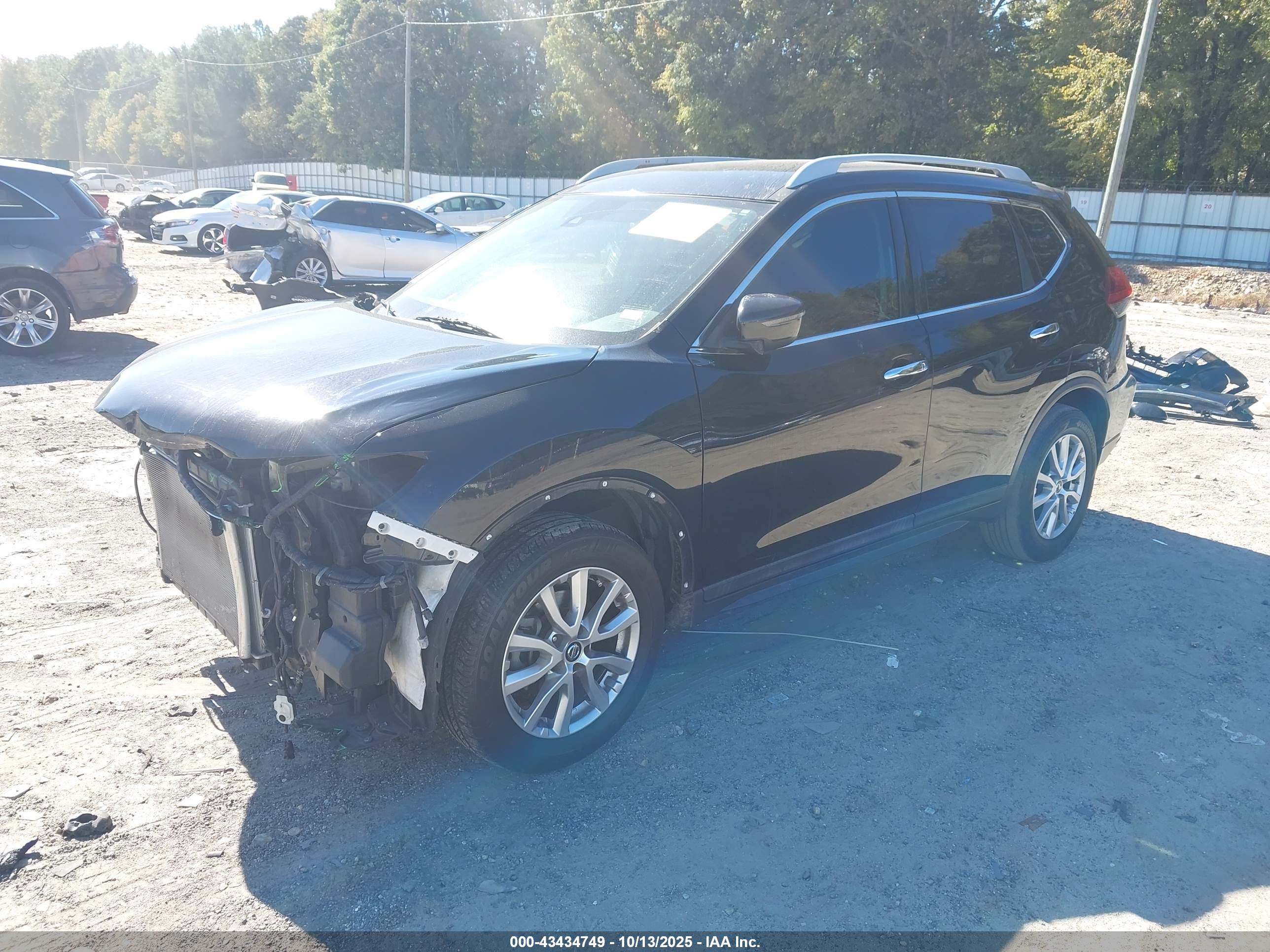 NISSAN ROGUE image 2