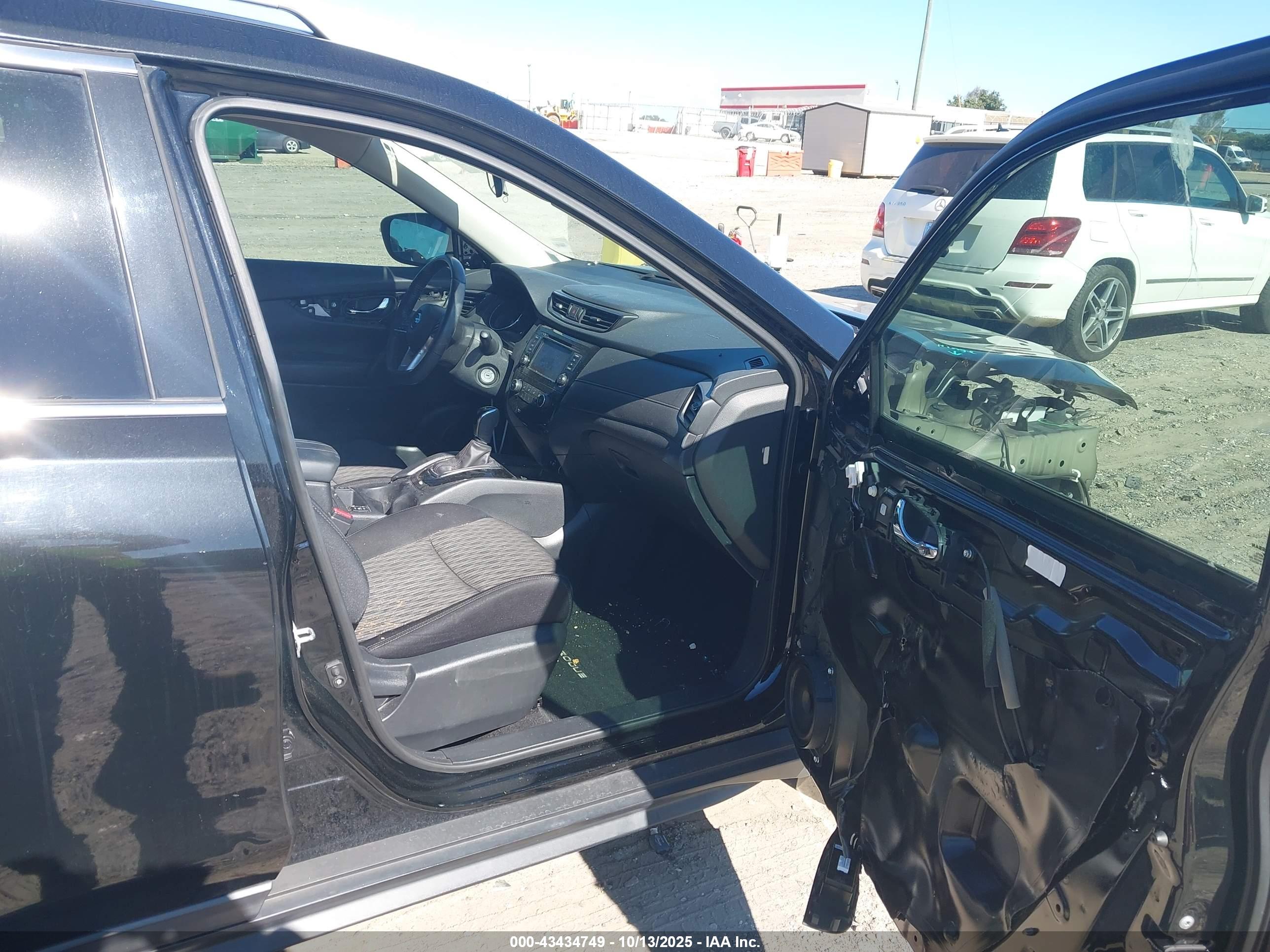 NISSAN ROGUE image 5