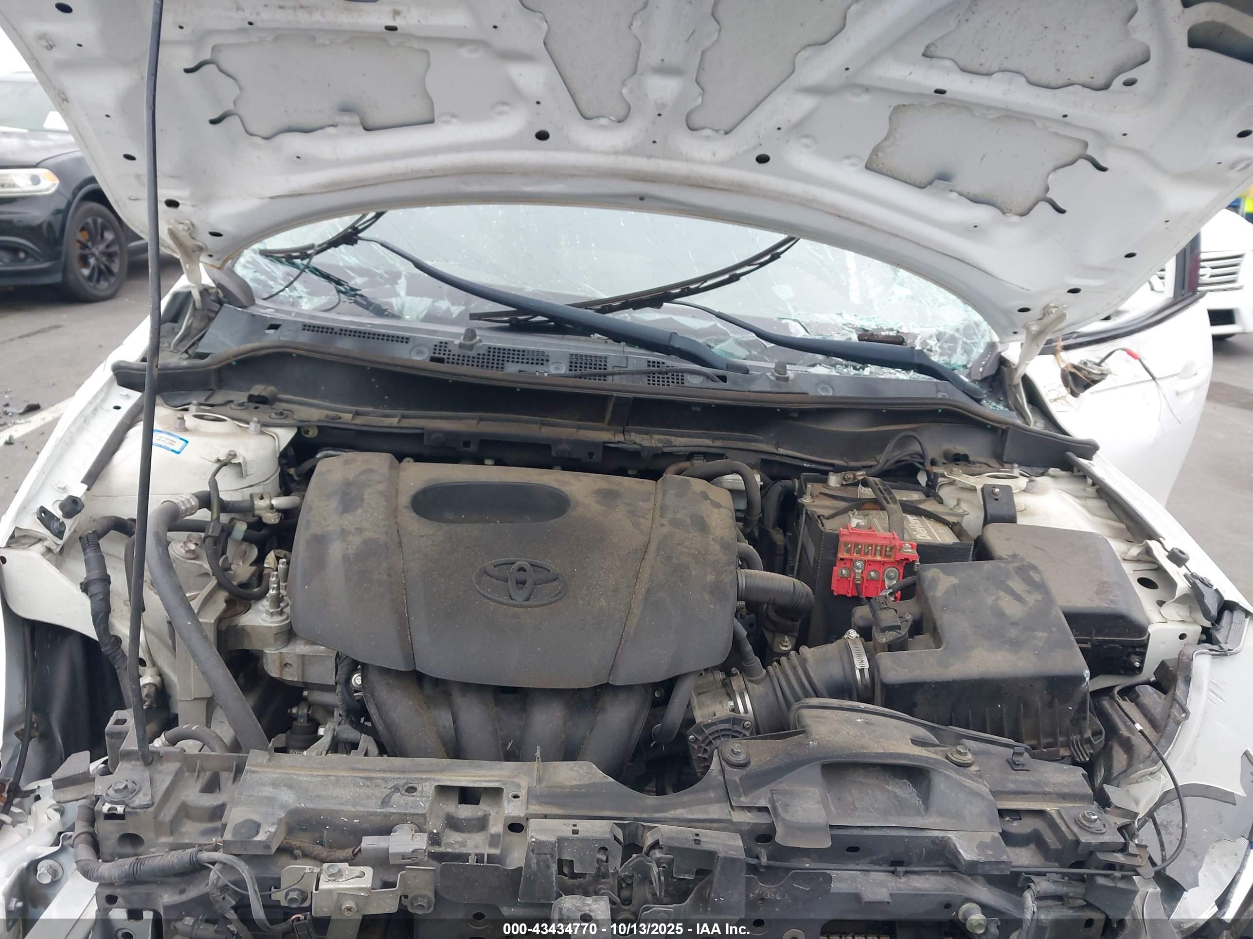 TOYOTA YARIS image 10
