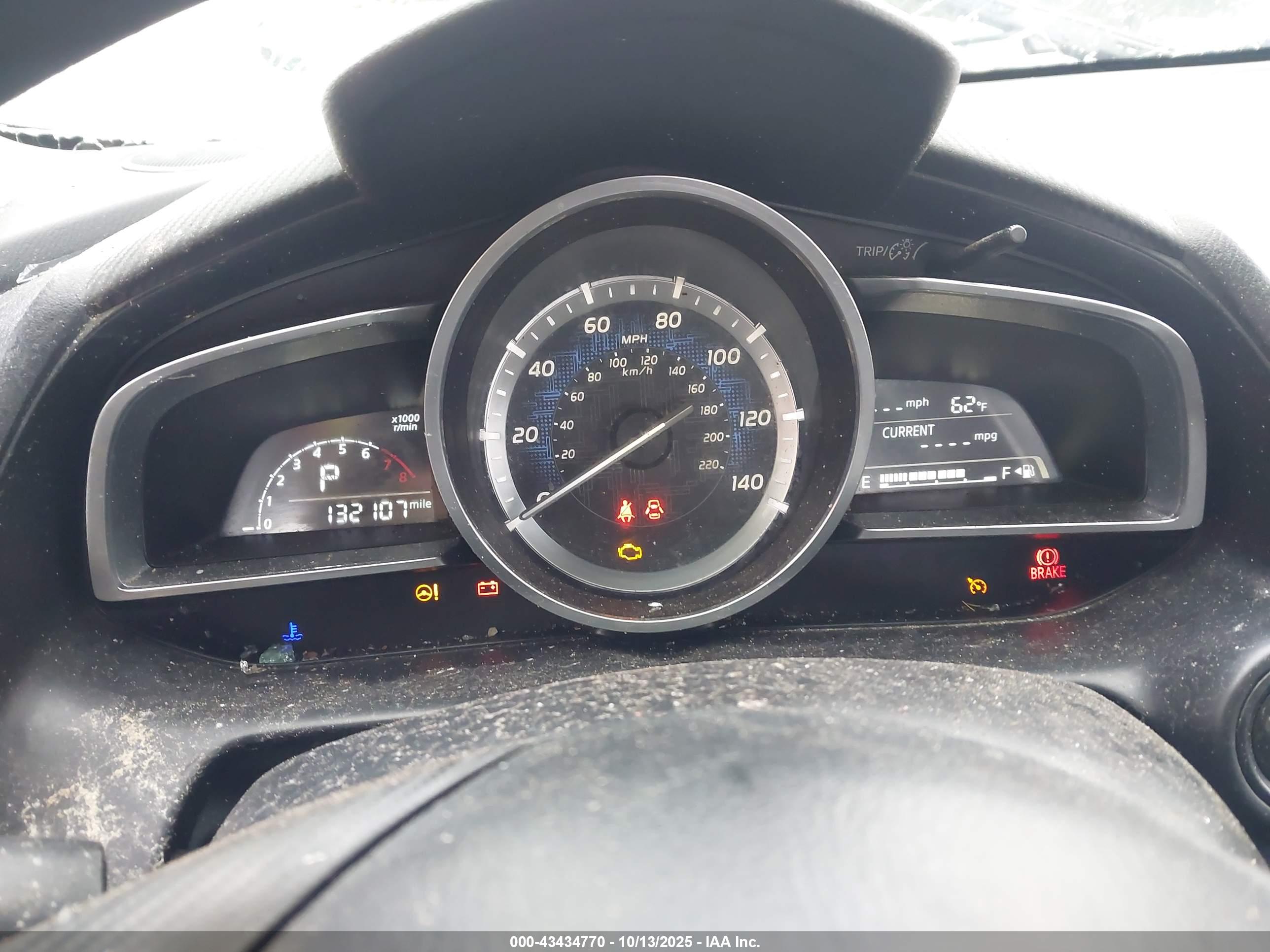 TOYOTA YARIS image 7