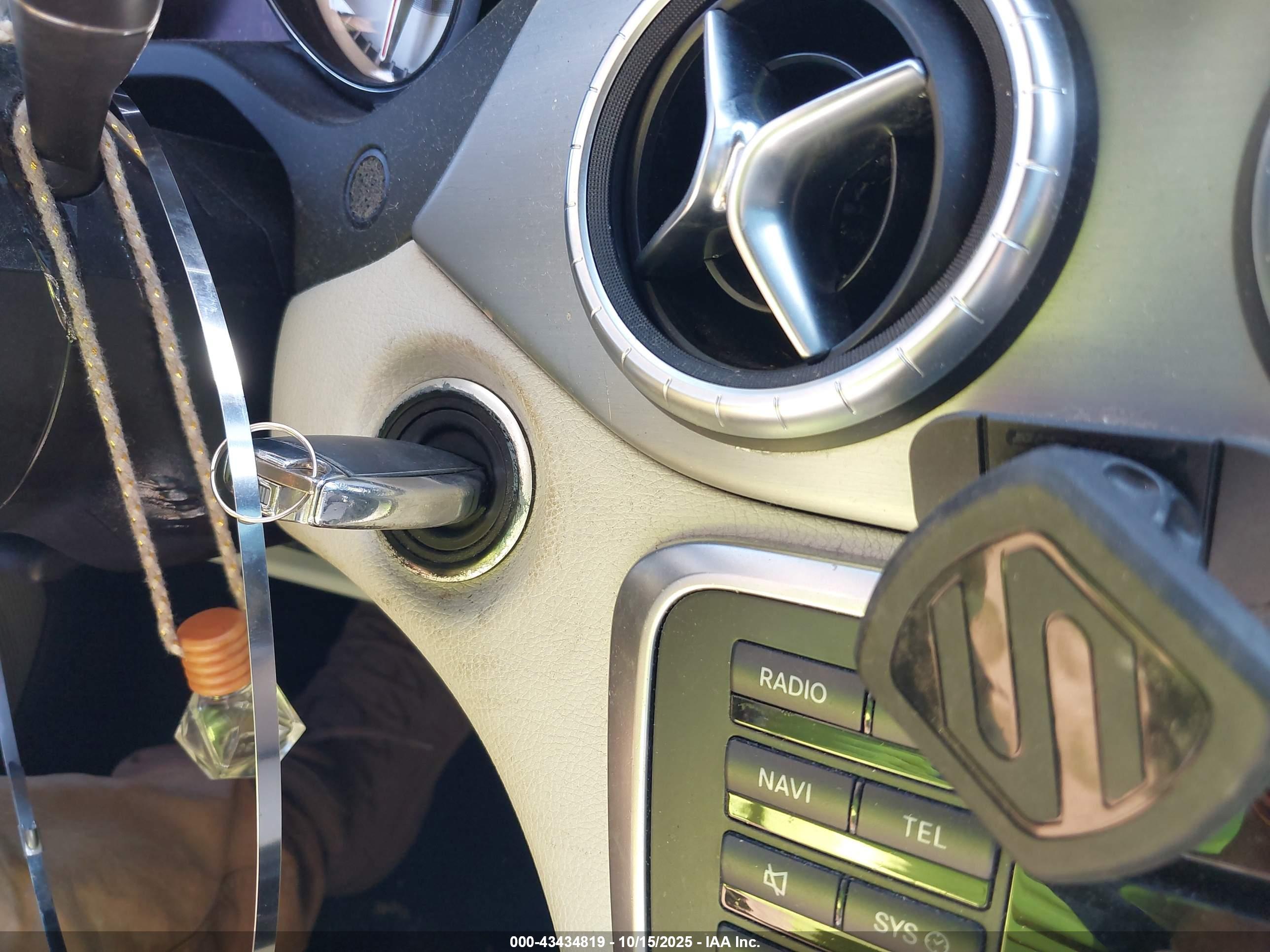 MERCEDES-BENZ CLA image 11