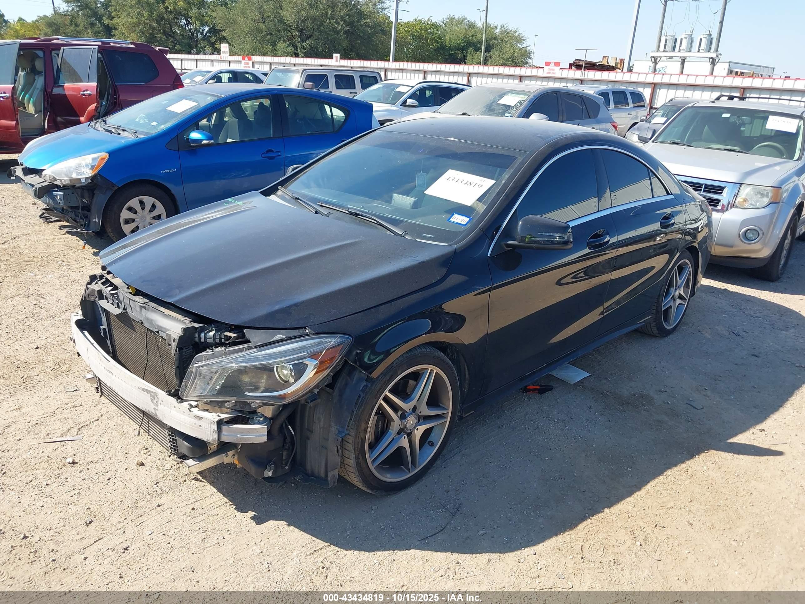 MERCEDES-BENZ CLA image 2