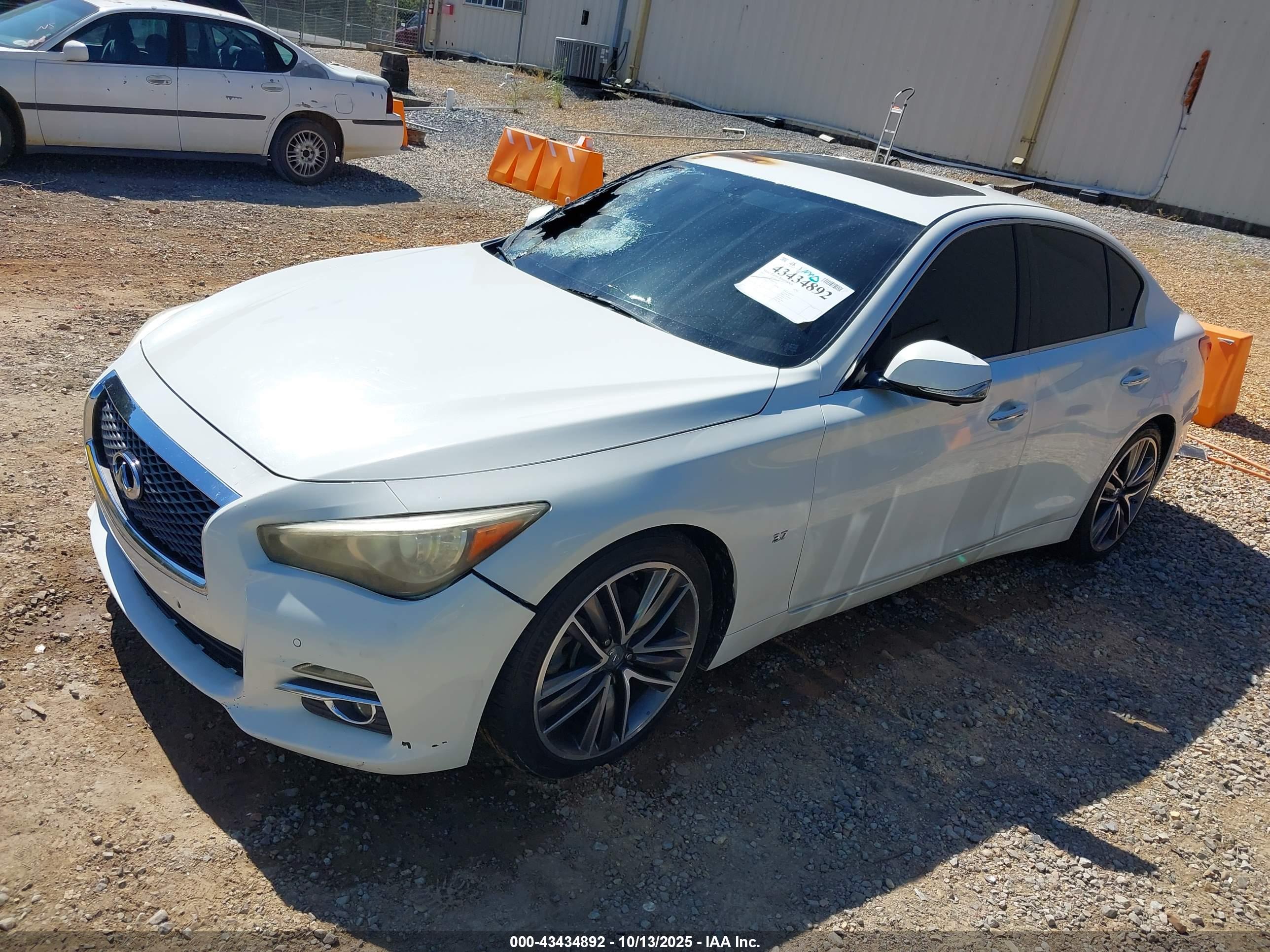 INFINITI Q50 image 2