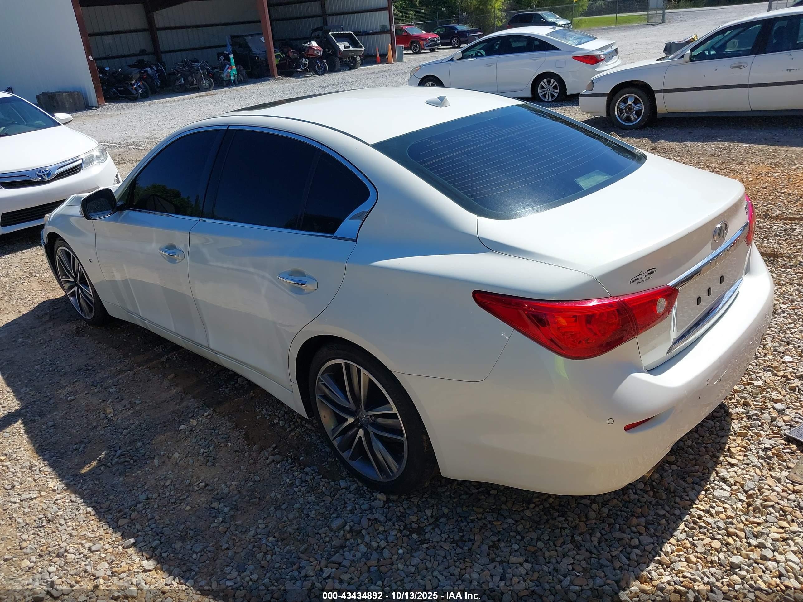 INFINITI Q50 image 3