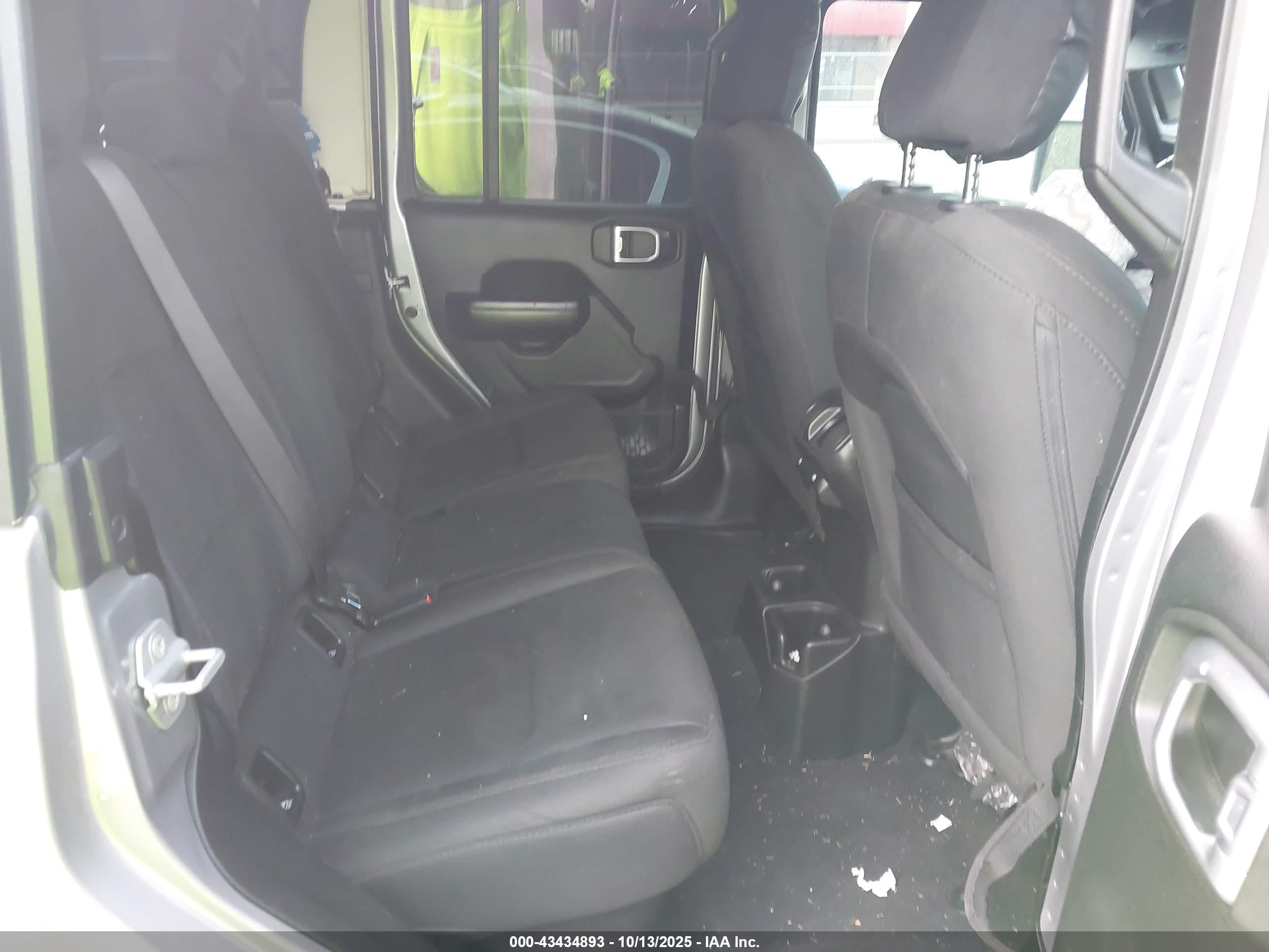 JEEP GLADIATOR image 8