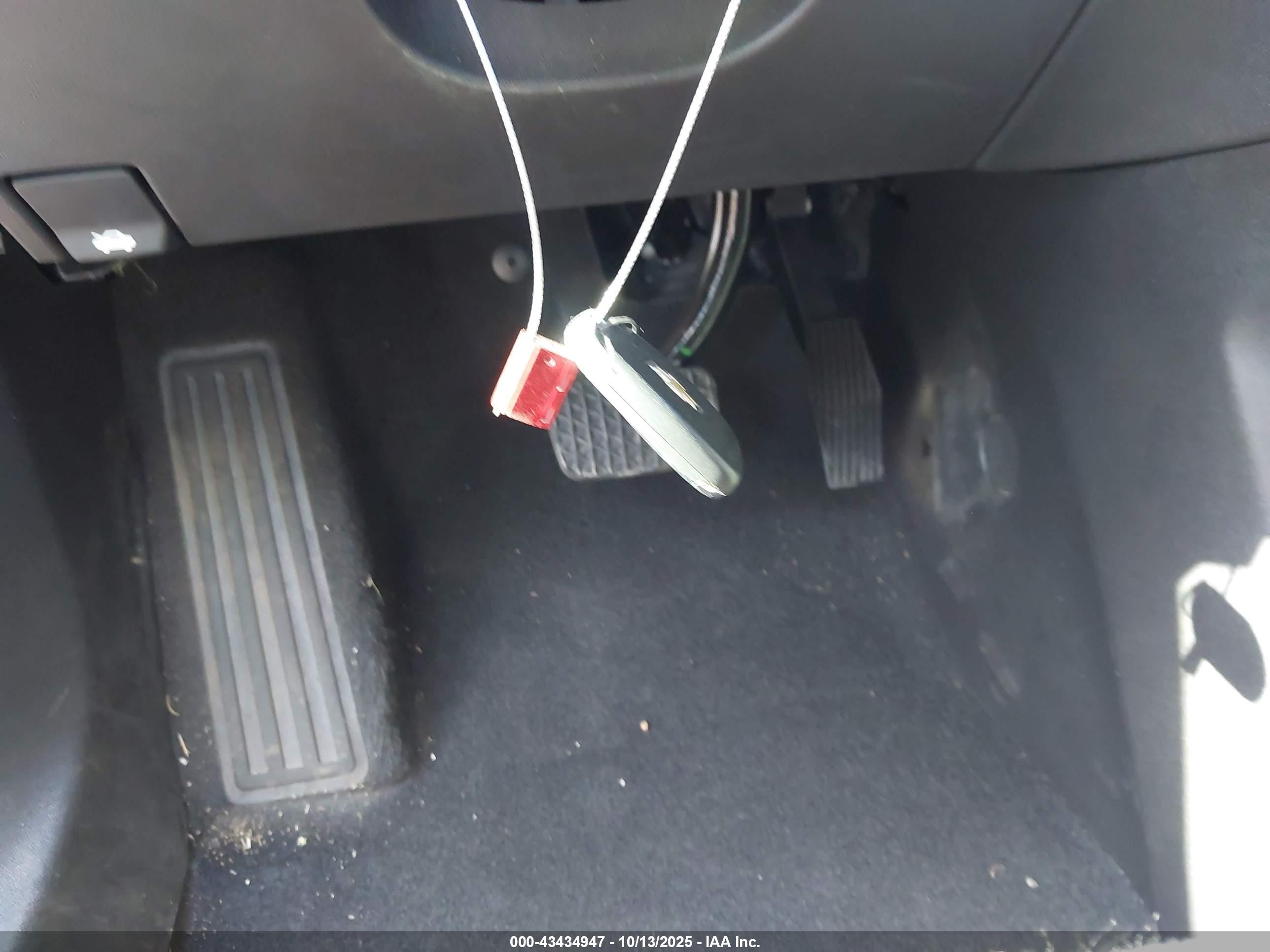 CHEVROLET EQUINOX image 11